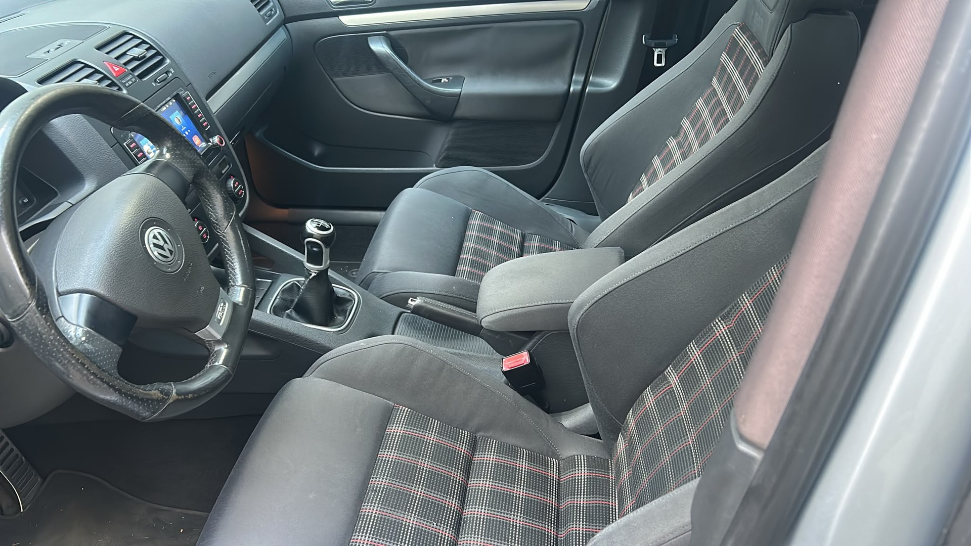 VW Golf 2.0 TFSI GTI-image-9