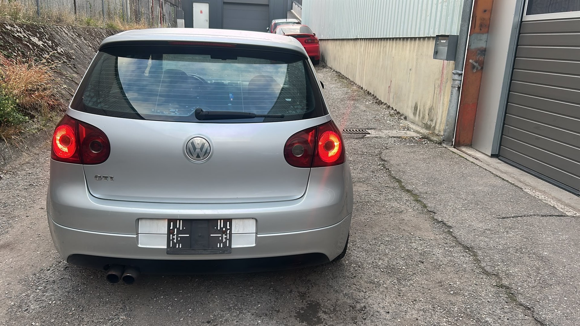 VW Golf 2.0 TFSI GTI-image-2