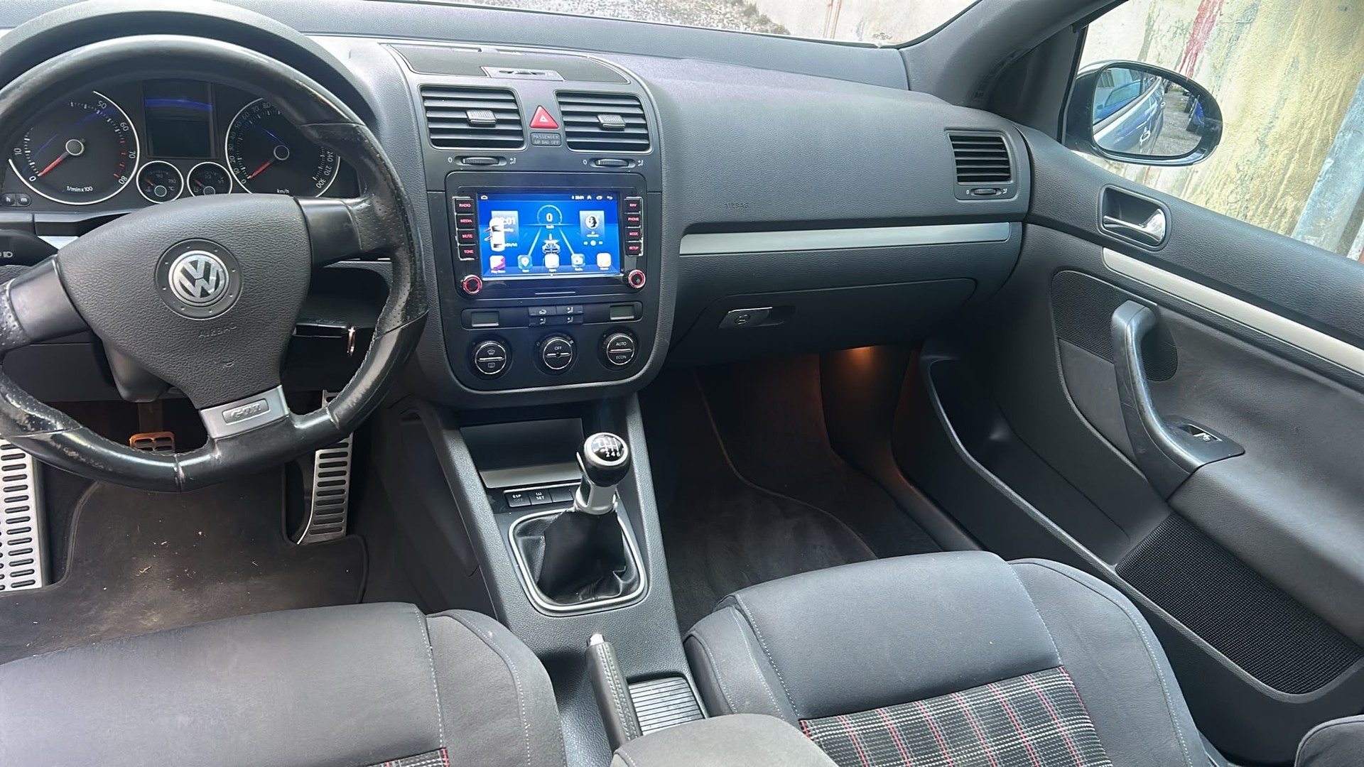 VW Golf 2.0 TFSI GTI-image-11