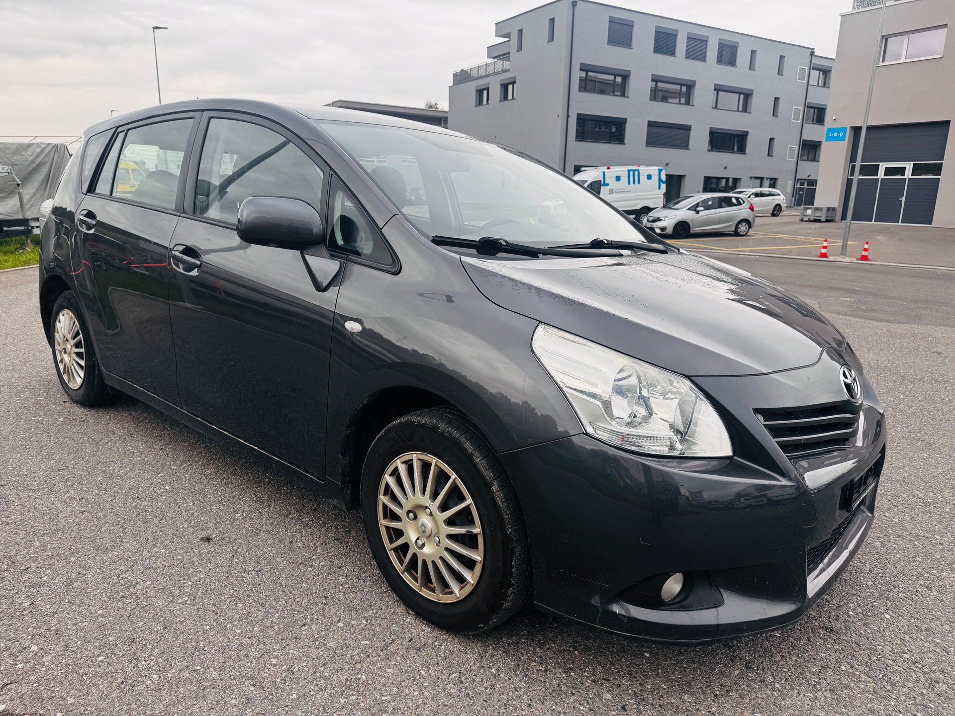 TOYOTA Verso 1.8 Linea Luna-image-1