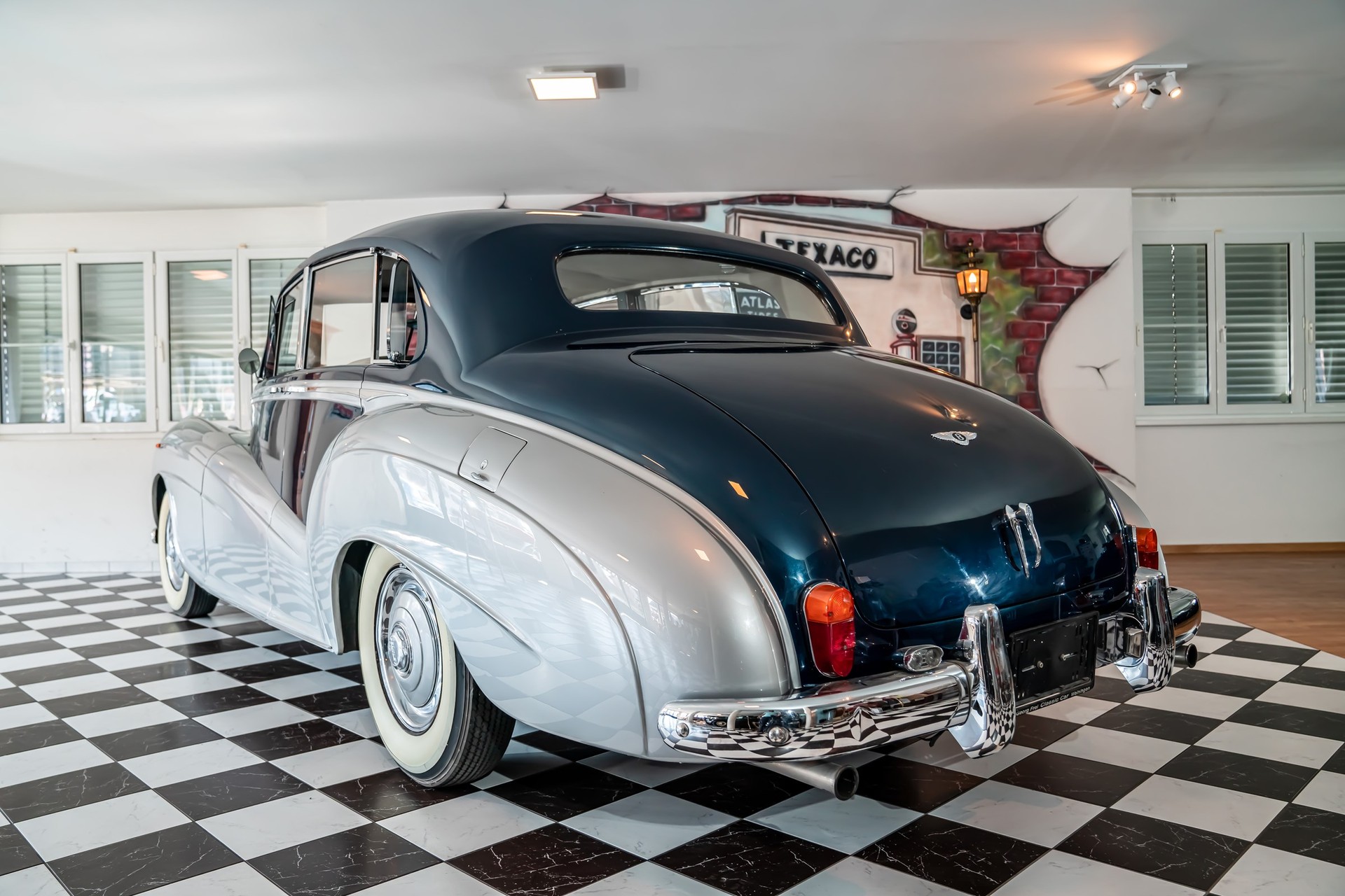 BENTLEY 1952 Bentley MK VI HJ Mulliner Lightweight-image-13