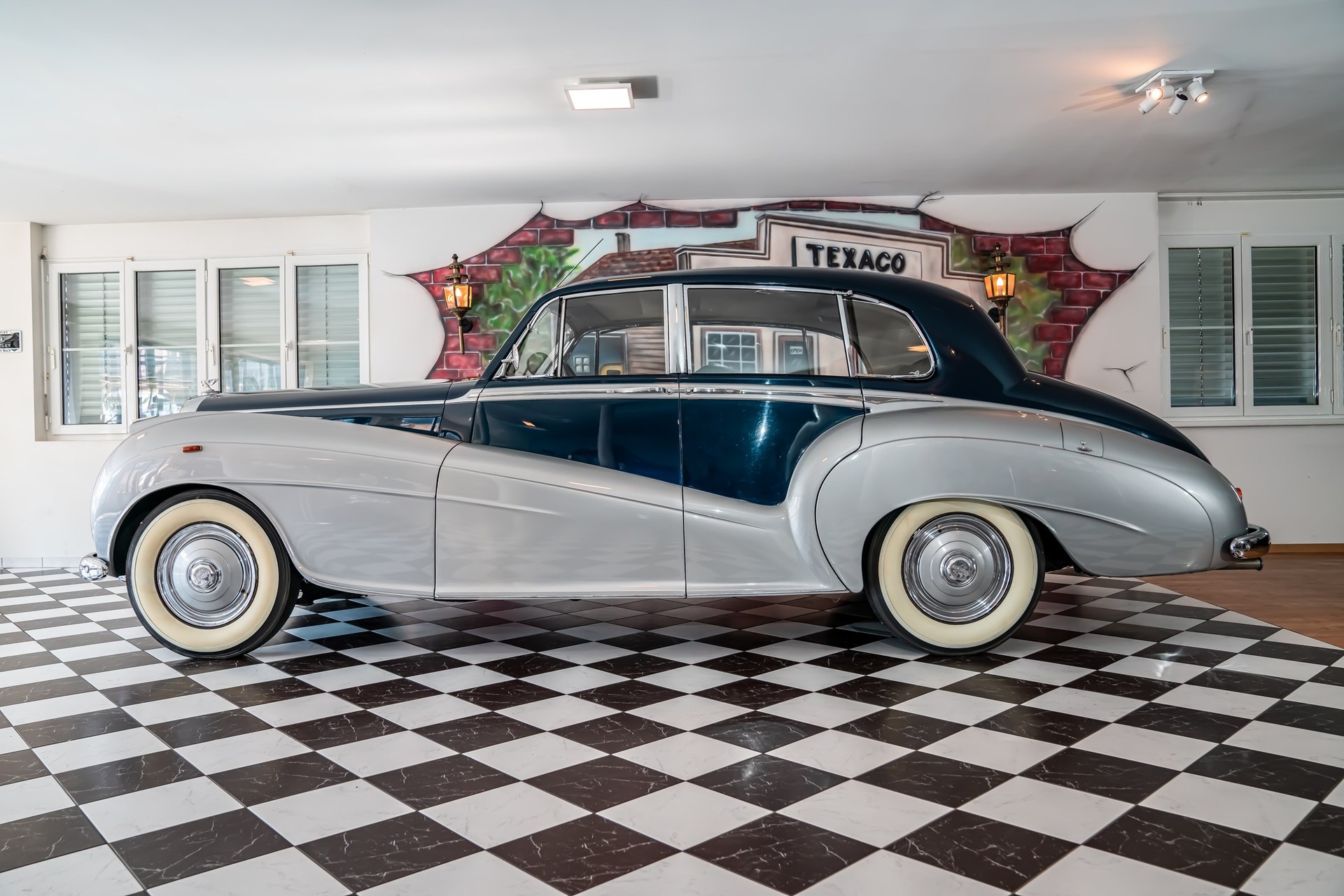 BENTLEY 1952 Bentley MK VI HJ Mulliner Lightweight-image-9