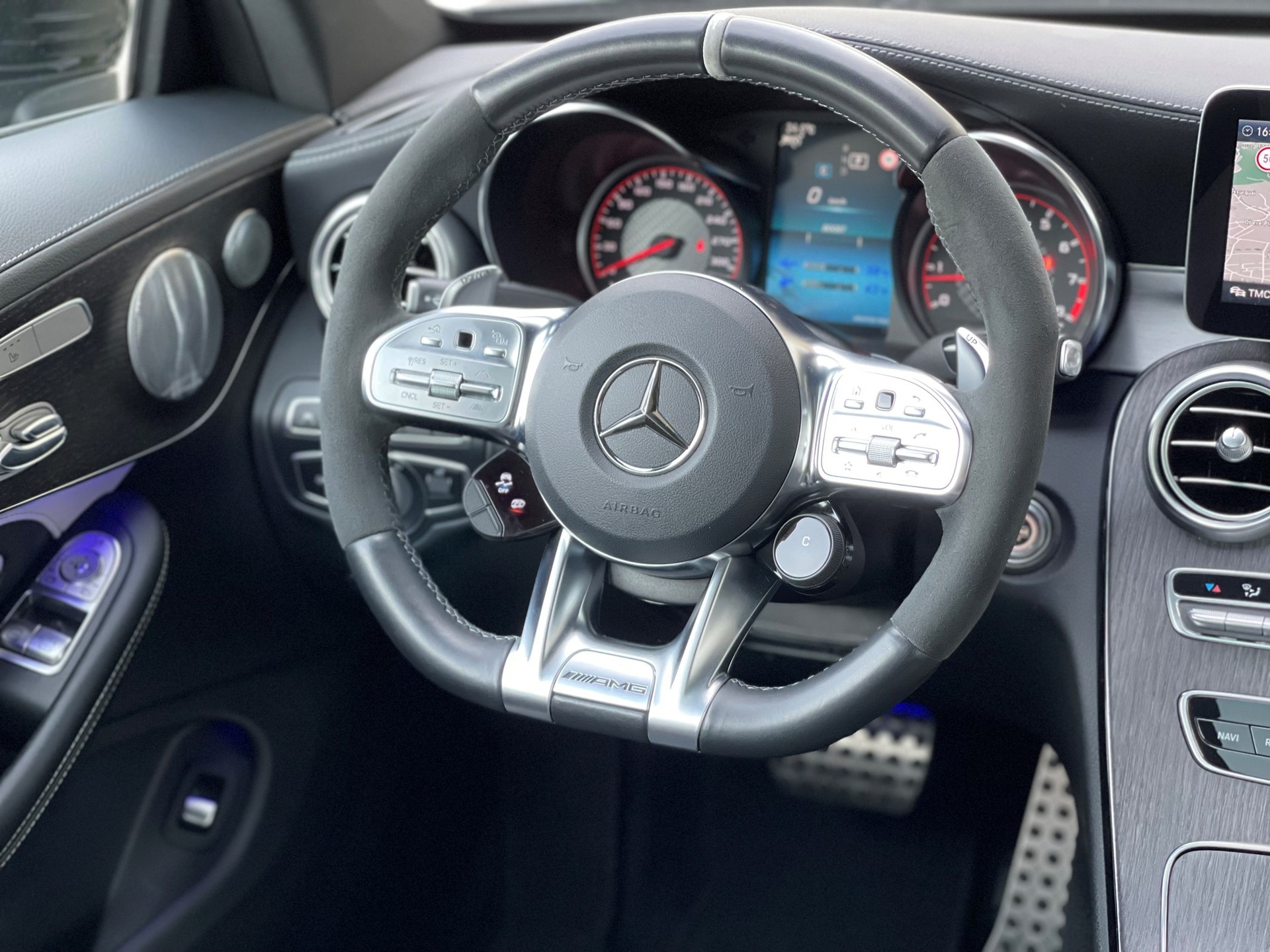 MERCEDES-BENZ C 63 S AMG 9G-tronic-image-15