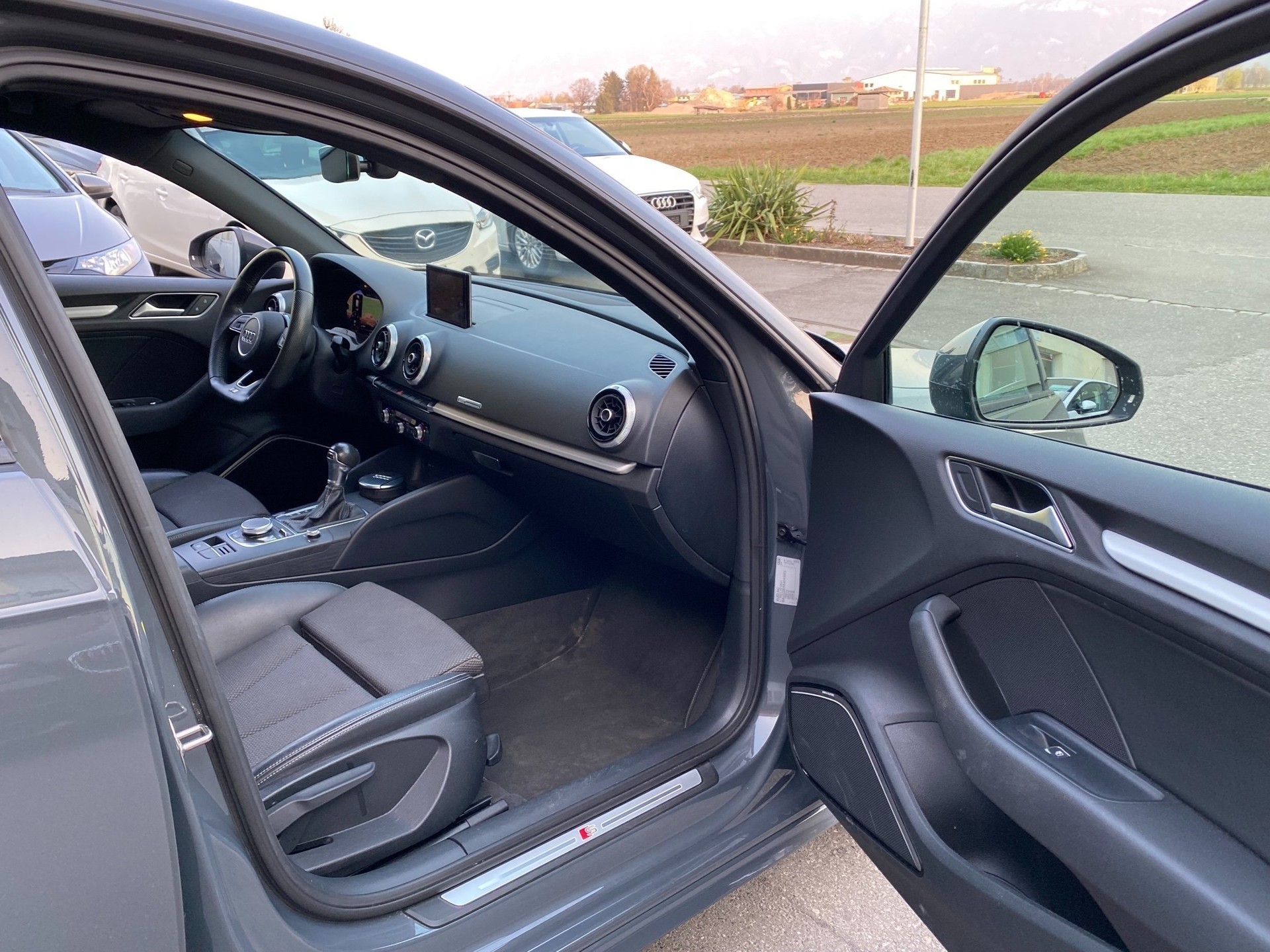 AUDI A3 Sportback 30 TDI Sport S-tronic-image-6