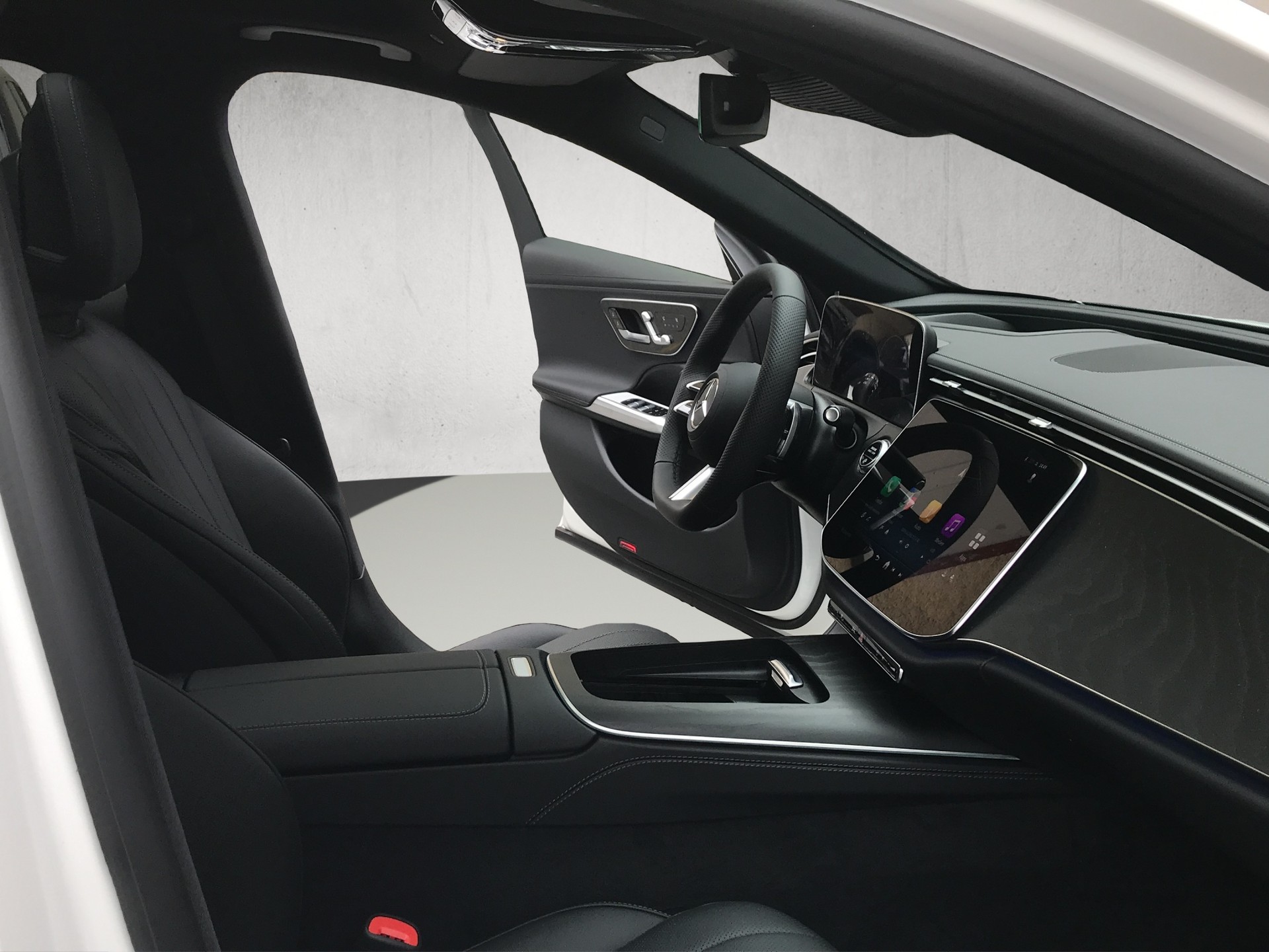 MERCEDES-BENZ E 220 d T 4Matic 9G-Tronic-image-11