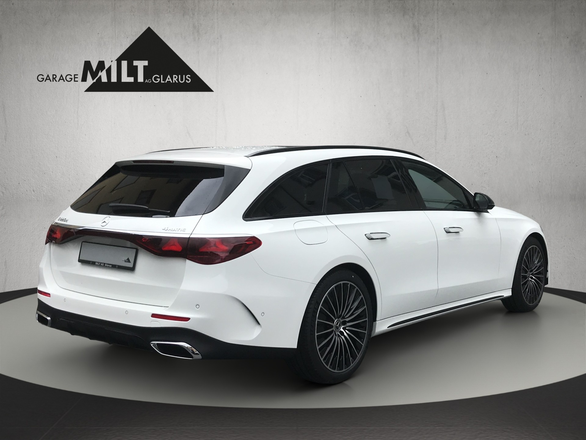 MERCEDES-BENZ E 220 d T 4Matic 9G-Tronic-image-4