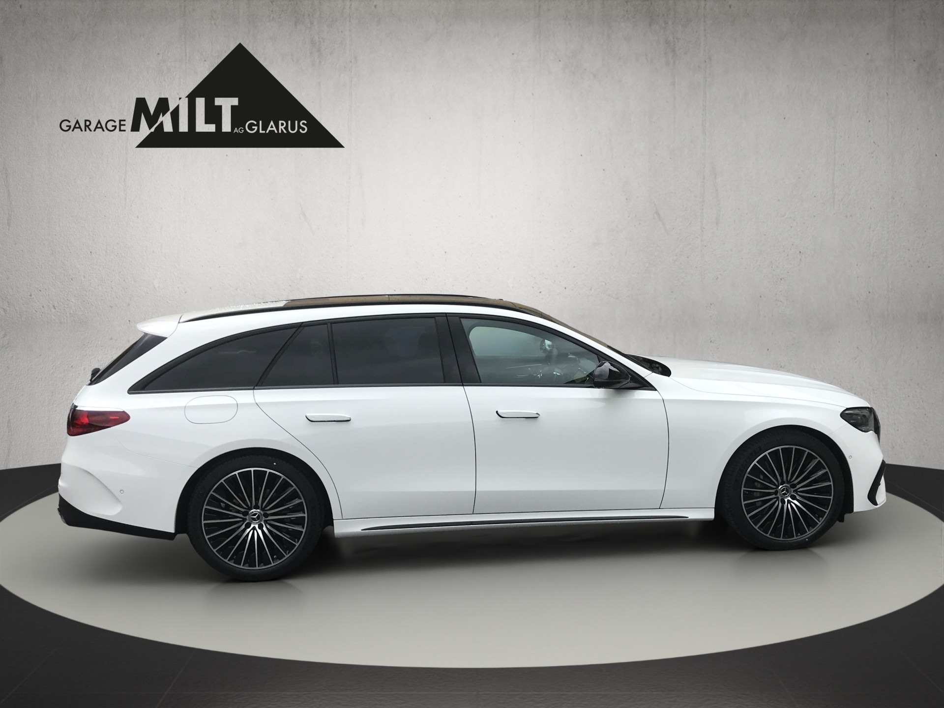 MERCEDES-BENZ E 220 d T 4Matic 9G-Tronic-image-5