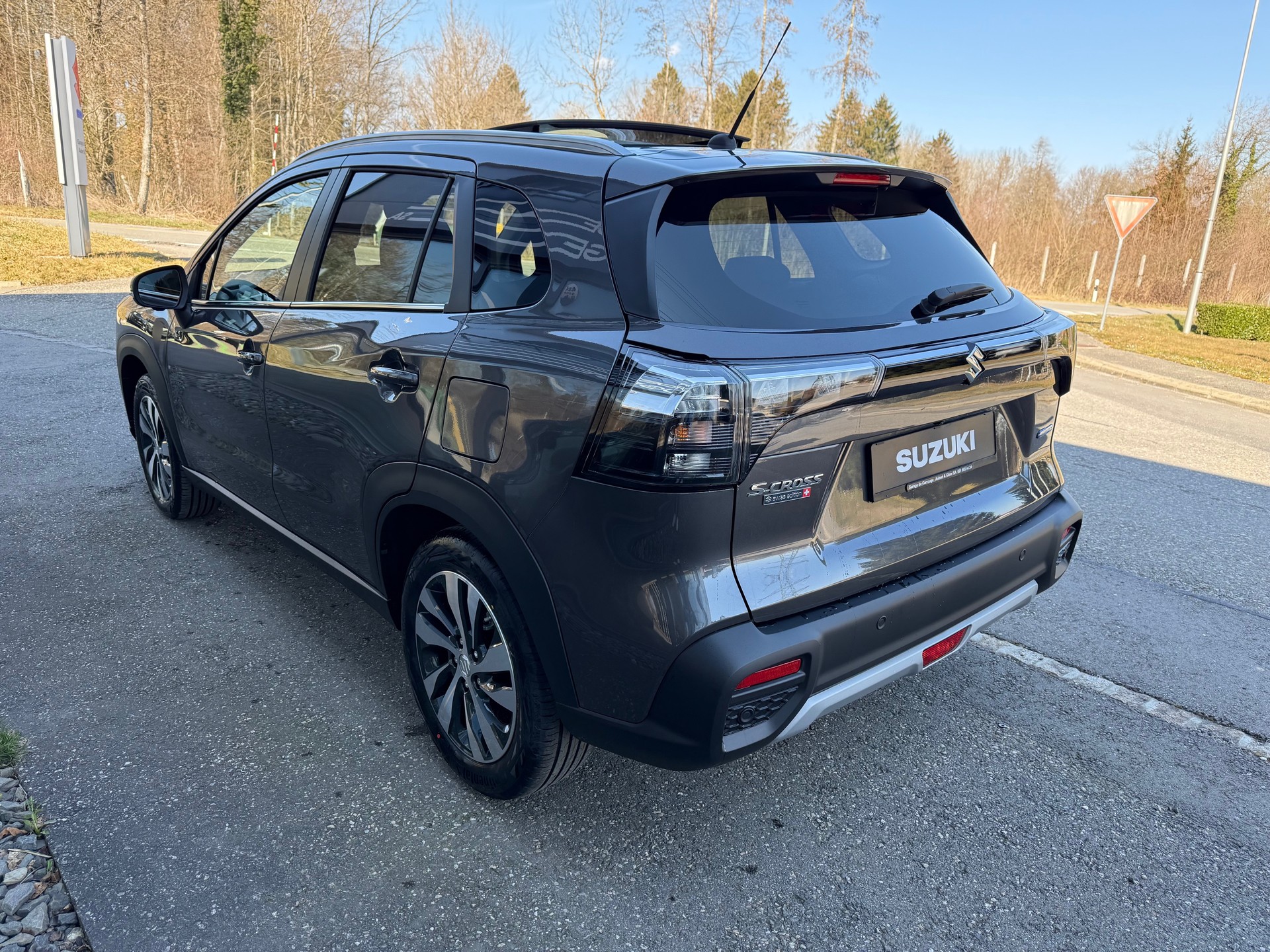 SUZUKI S-Cross 1.4 16V Compact Top MHD 4WD-image-3