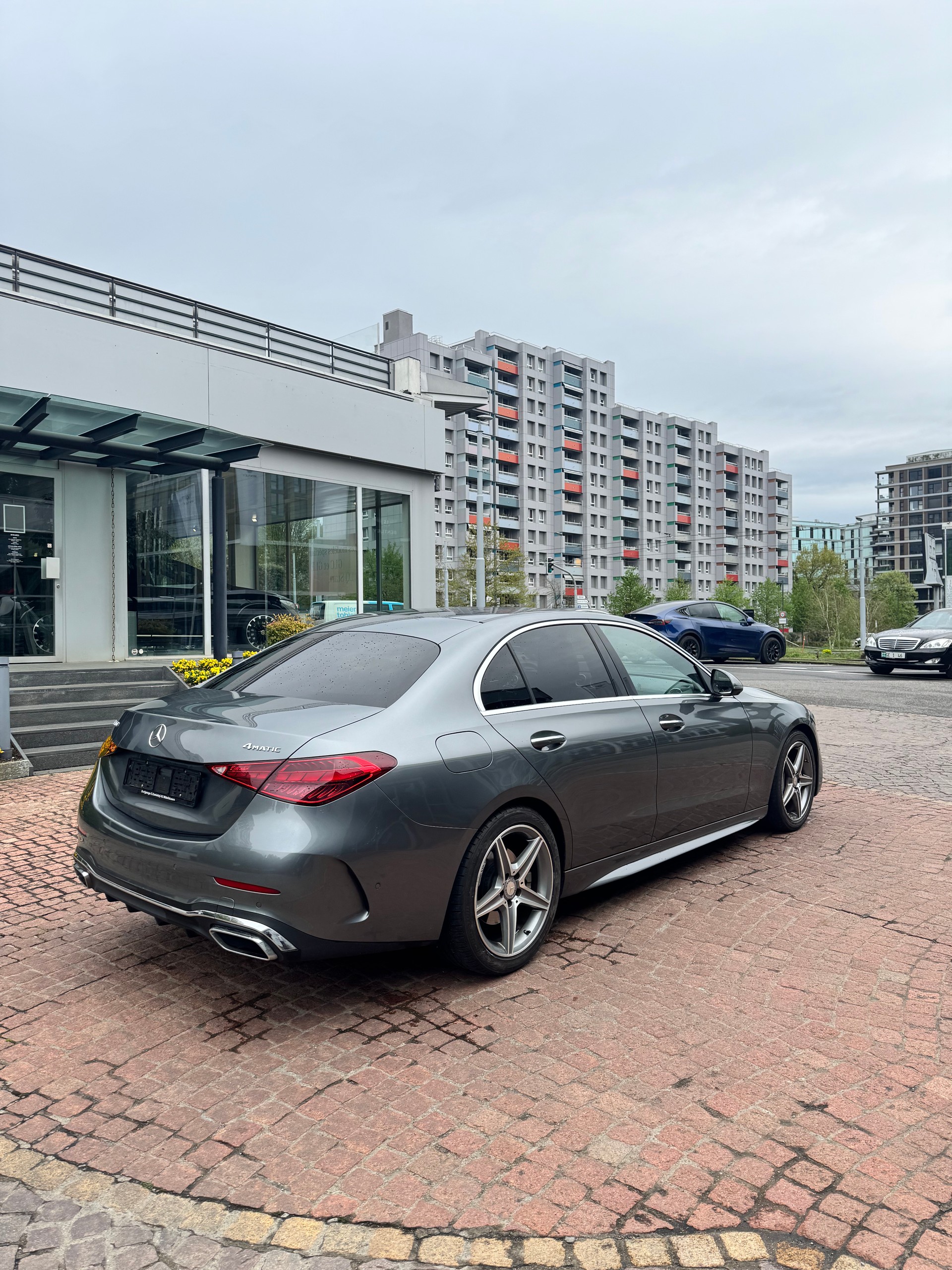 MERCEDES-BENZ C 200 4Matic AMG Line-image-5