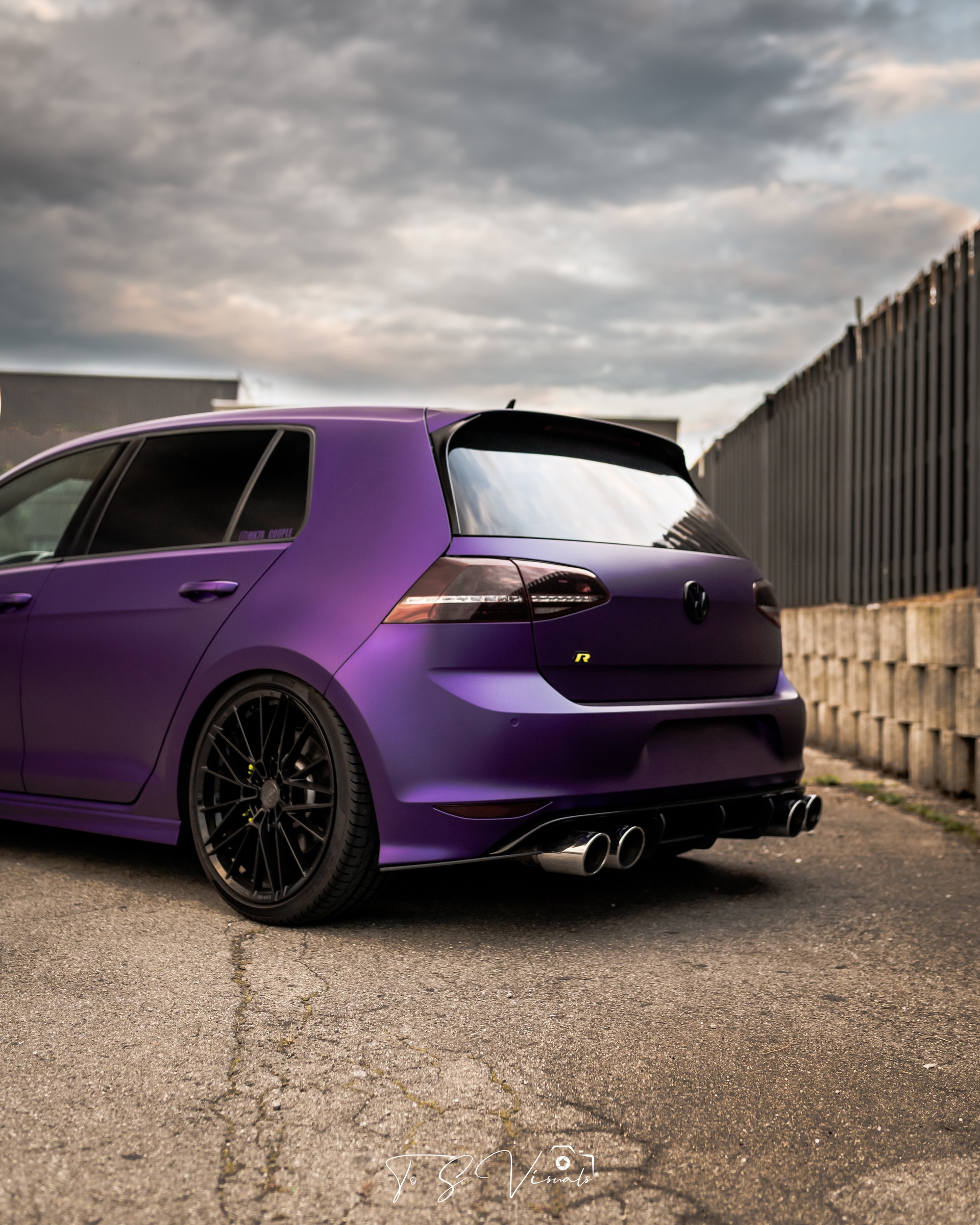 VW Golf 2.0 TSI R 4Motion DSG-image-2