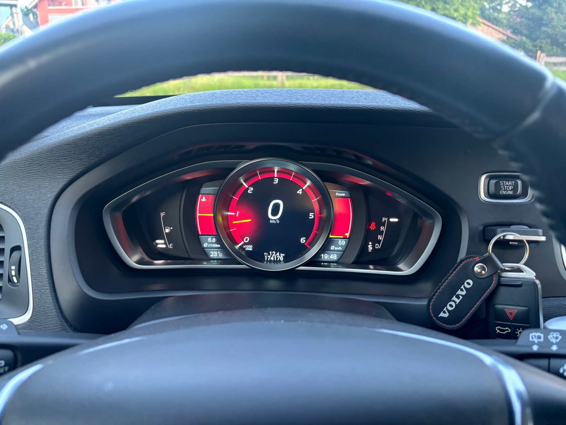 VOLVO V40 Cross Country D4 Summum Geartronic-image-10