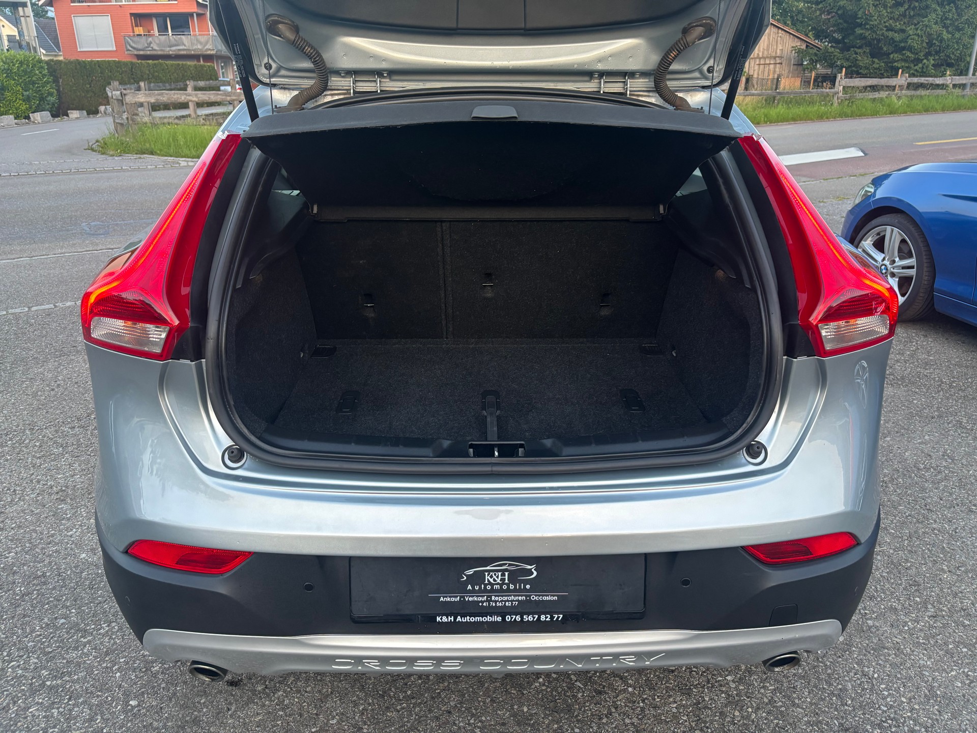VOLVO V40 Cross Country D4 Summum Geartronic-image-6