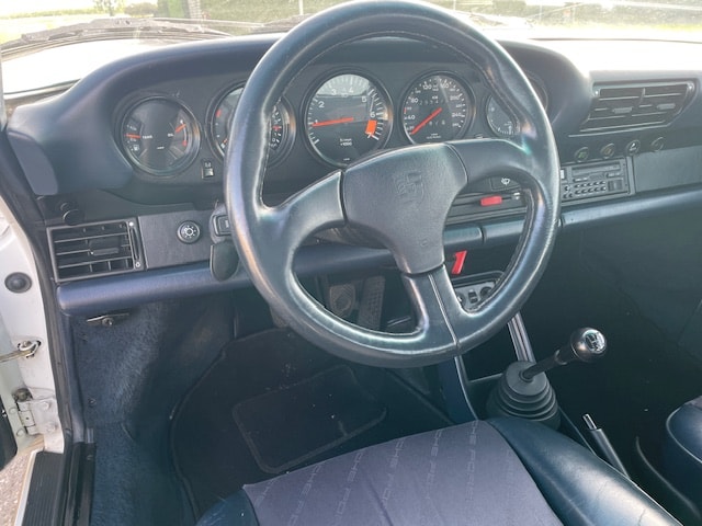 PORSCHE 911 Carrera-image-7