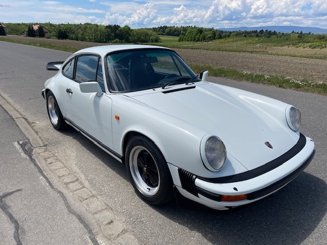 PORSCHE 911 Carrera-image-0