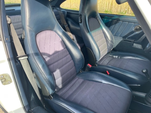 PORSCHE 911 Carrera-image-10