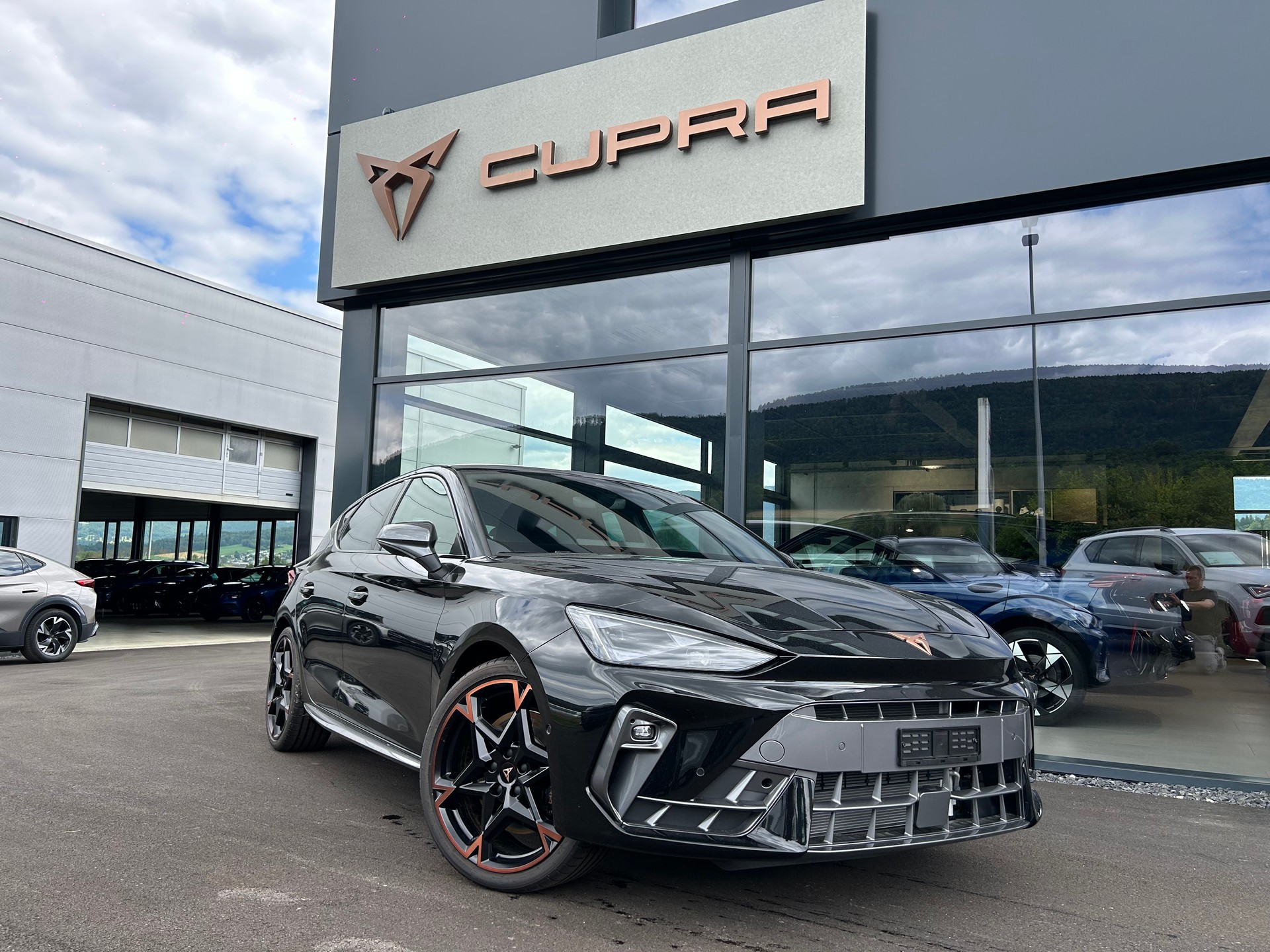 CUPRA LEON-image-1