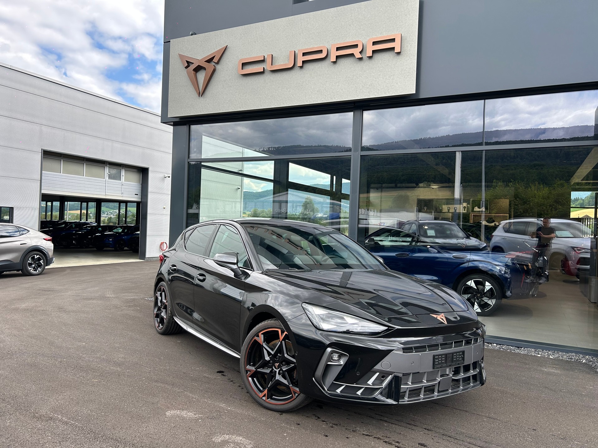 CUPRA LEON-image-0