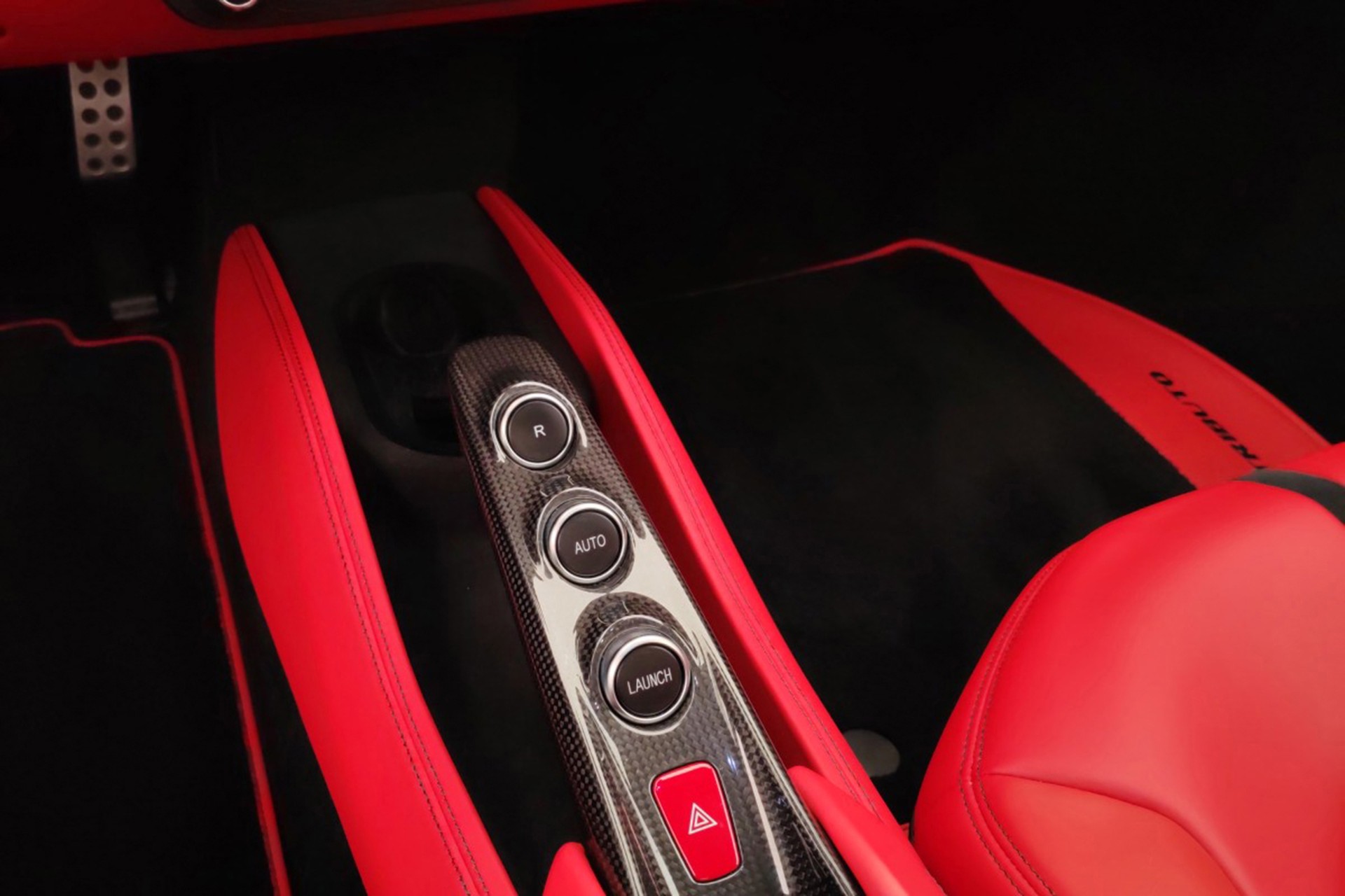 FERRARI F8 Tributo-image-15