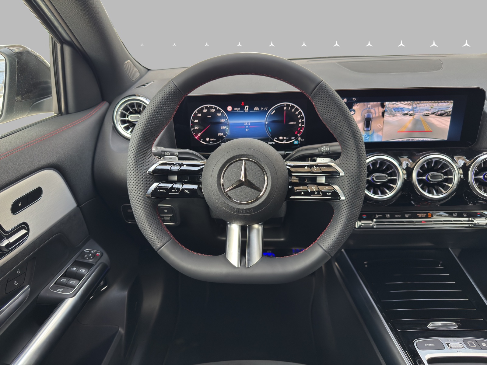 MERCEDES-BENZ GLA 250 e 8G-DCT-image-11