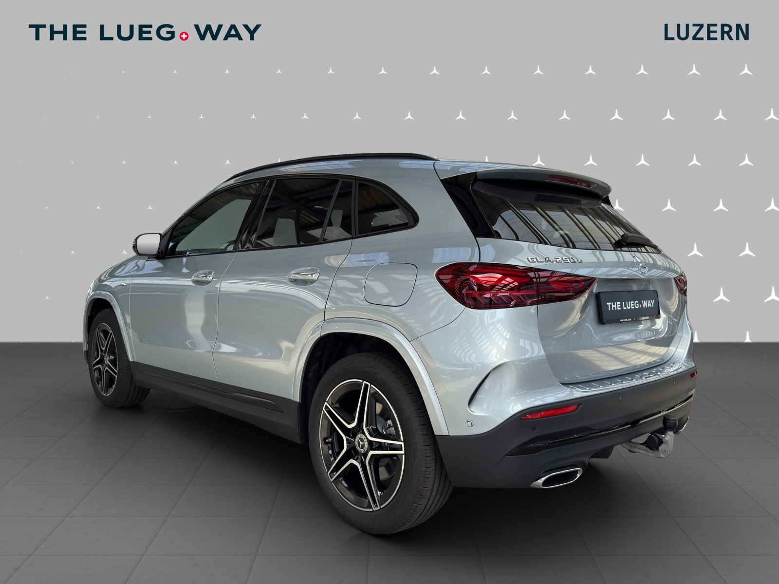 MERCEDES-BENZ GLA 250 e 8G-DCT-image-4
