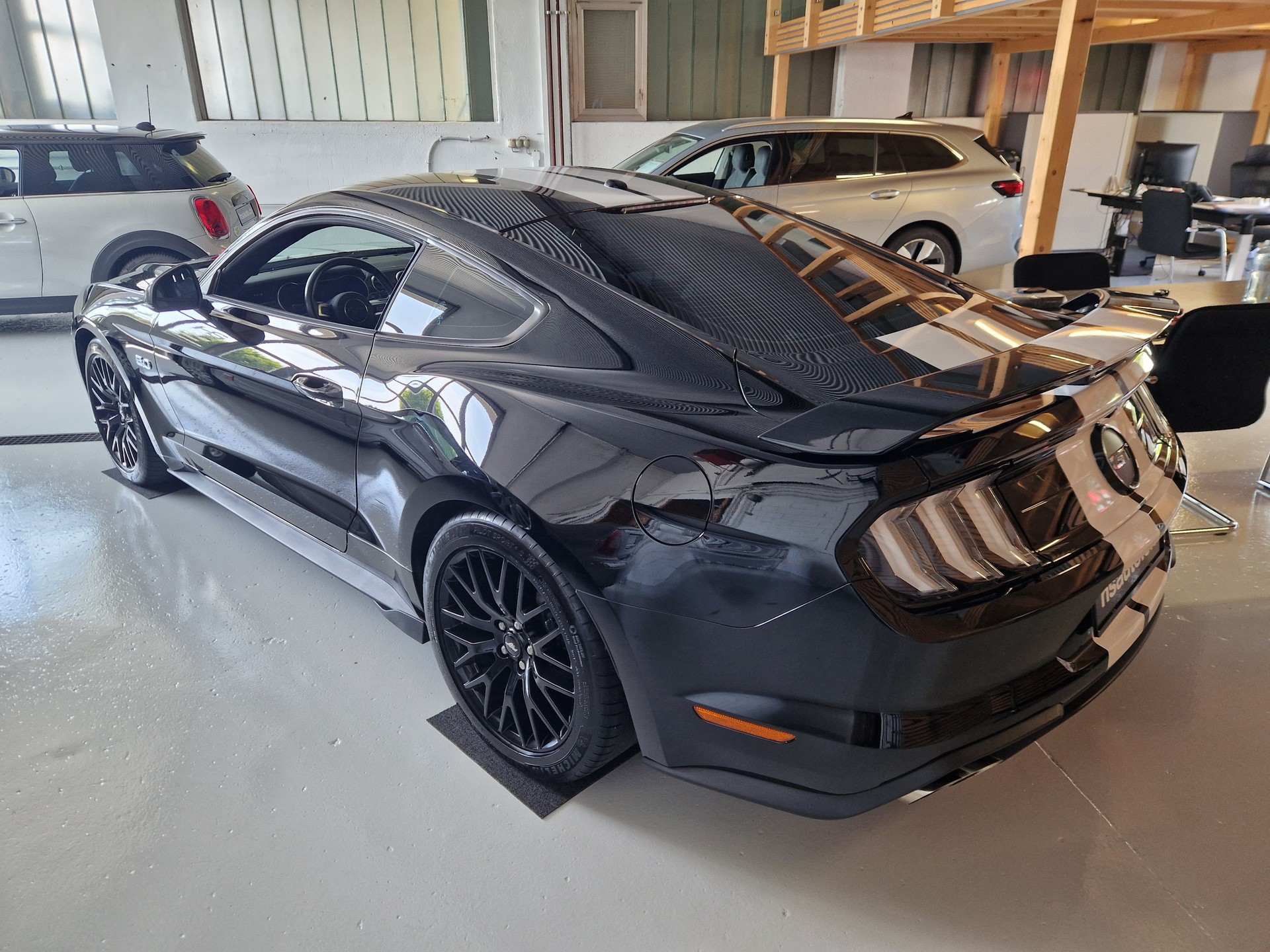 FORD Mustang Fastback 5.0 V8 GT Automat-image-2