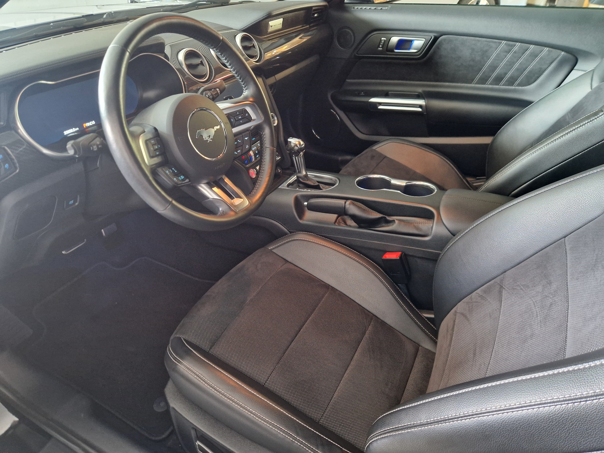 FORD Mustang Fastback 5.0 V8 GT Automat-image-9