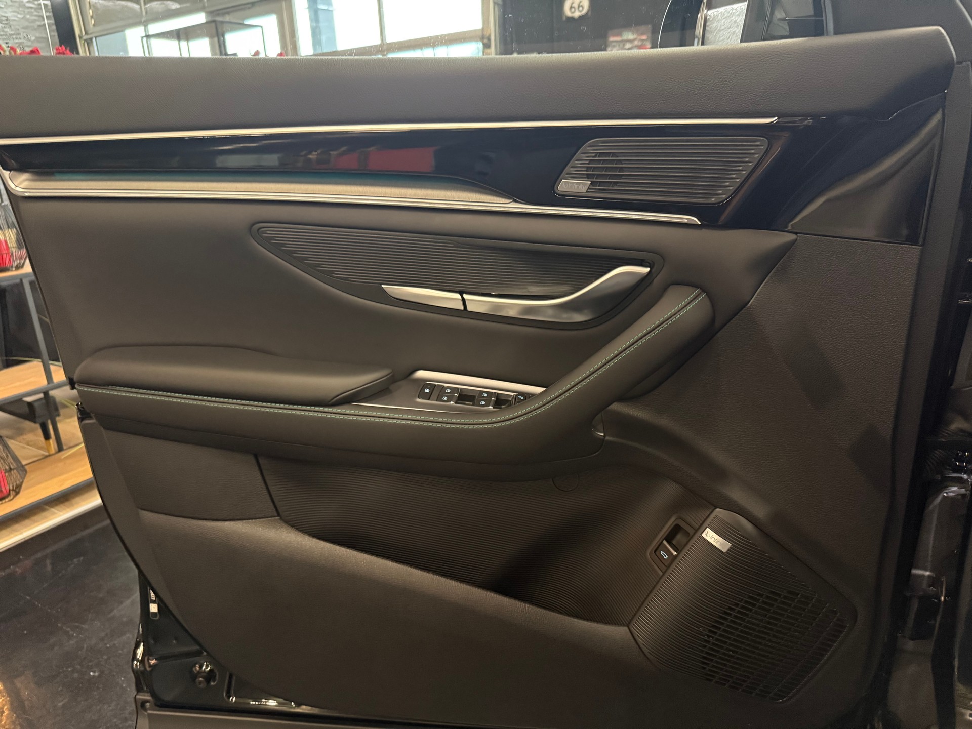 BYD Seal U DM-i Design AWD-image-16