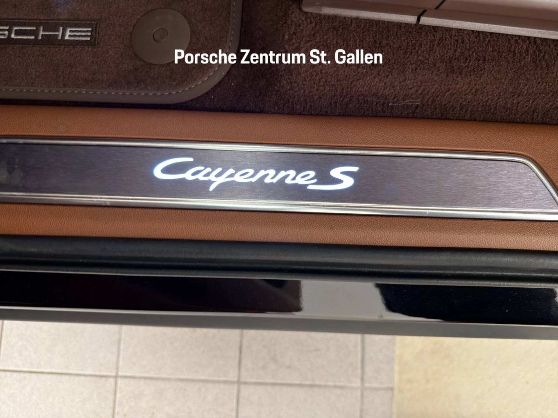 PORSCHE Cayenne S-image-15
