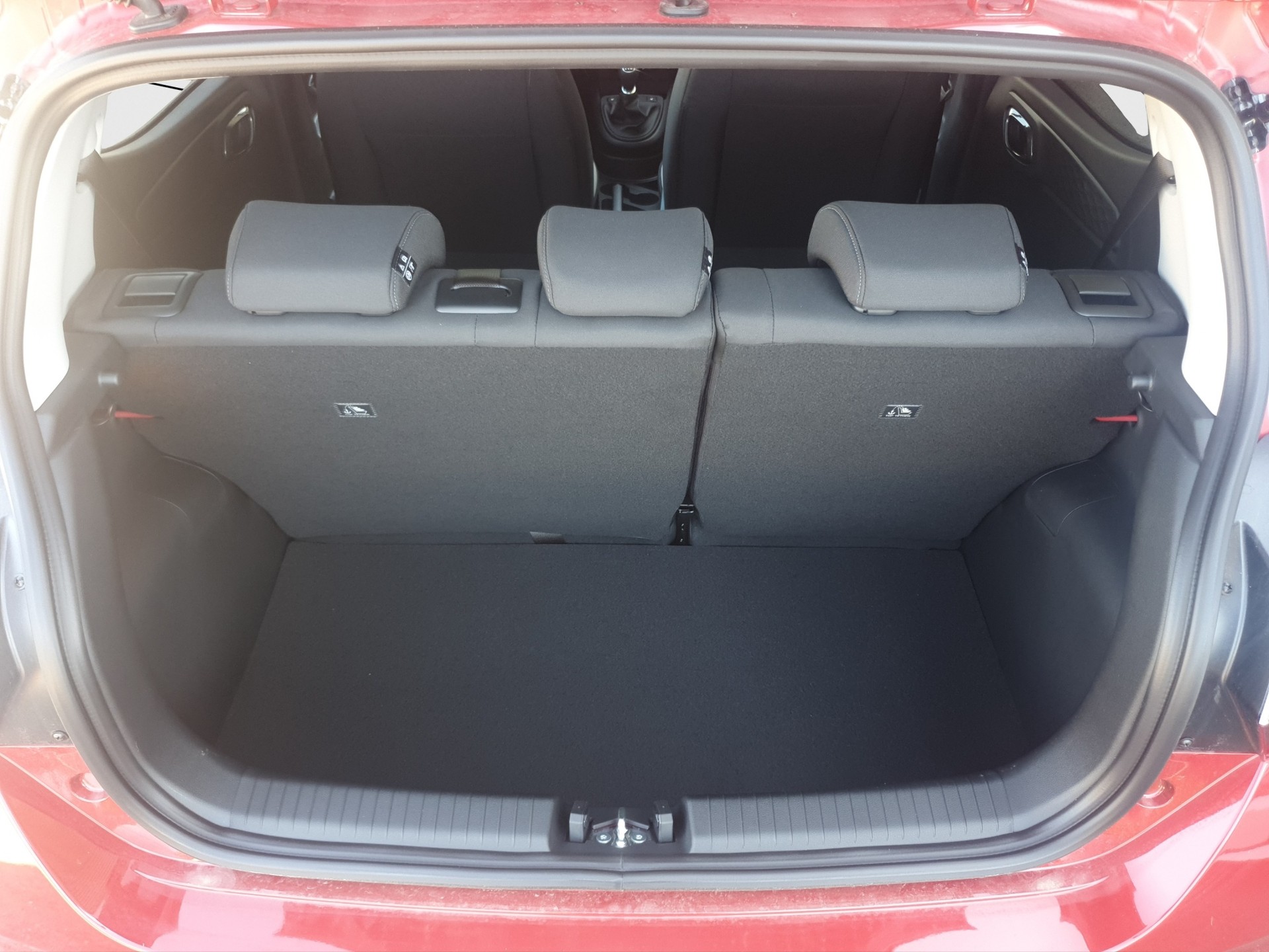 HYUNDAI i10 1.2 Amplia Facelift 2025-image-12