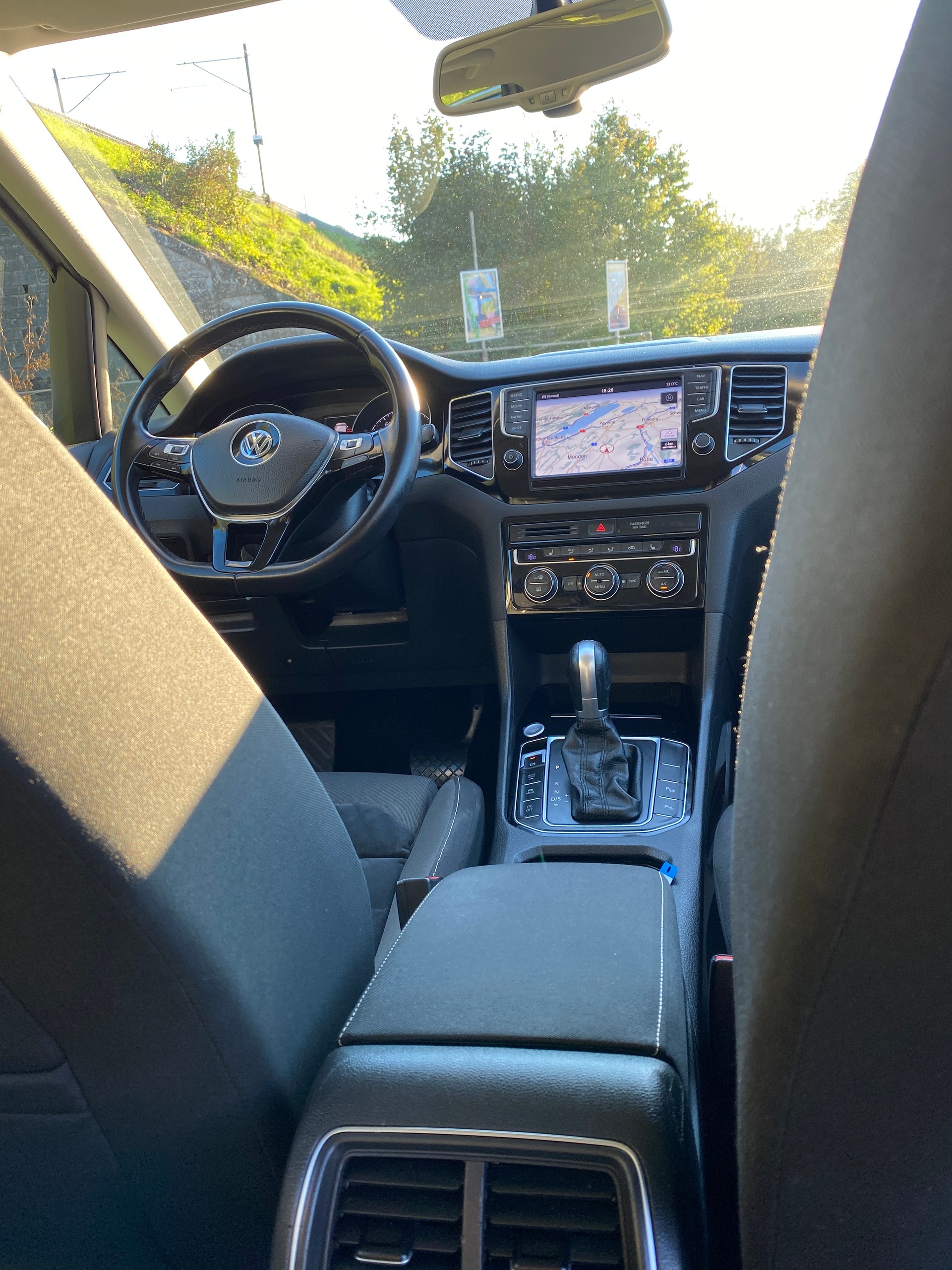 VW Golf Sportsvan 1.4 TSI Highline DSG-image-7