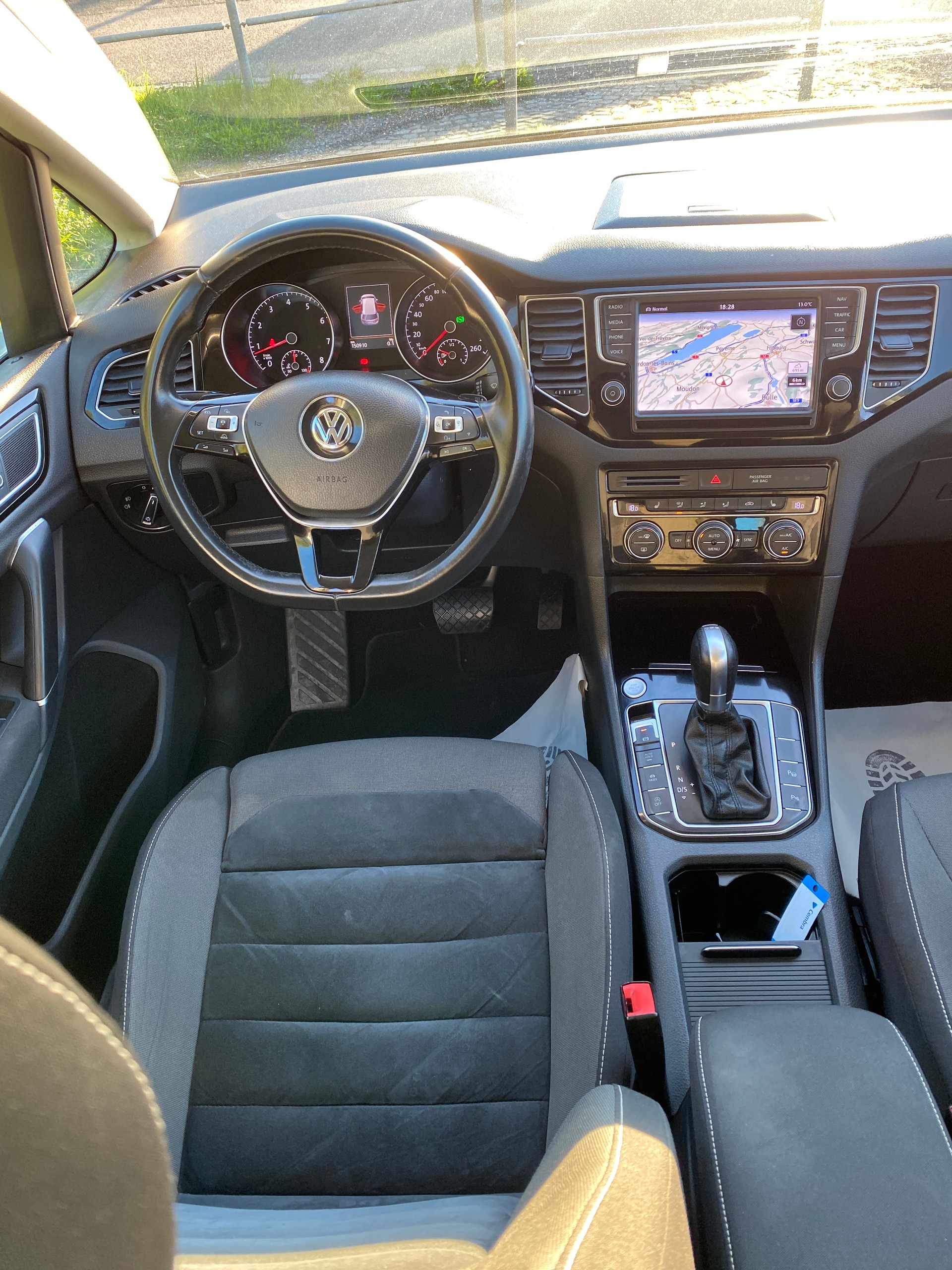 VW Golf Sportsvan 1.4 TSI Highline DSG-image-8