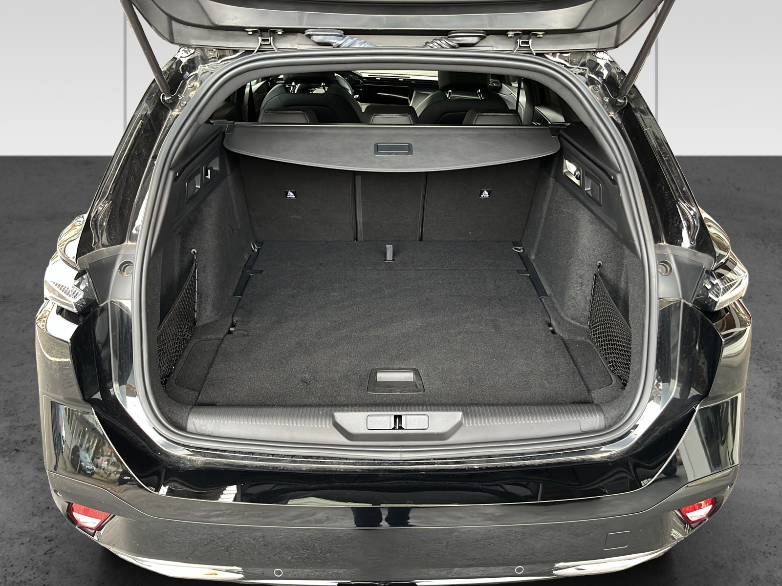 PEUGEOT 308 SW 1.2 Pure Tech GT EAT8-image-12