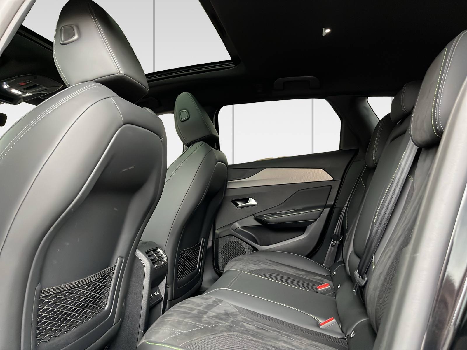 PEUGEOT 308 SW 1.2 Pure Tech GT EAT8-image-7