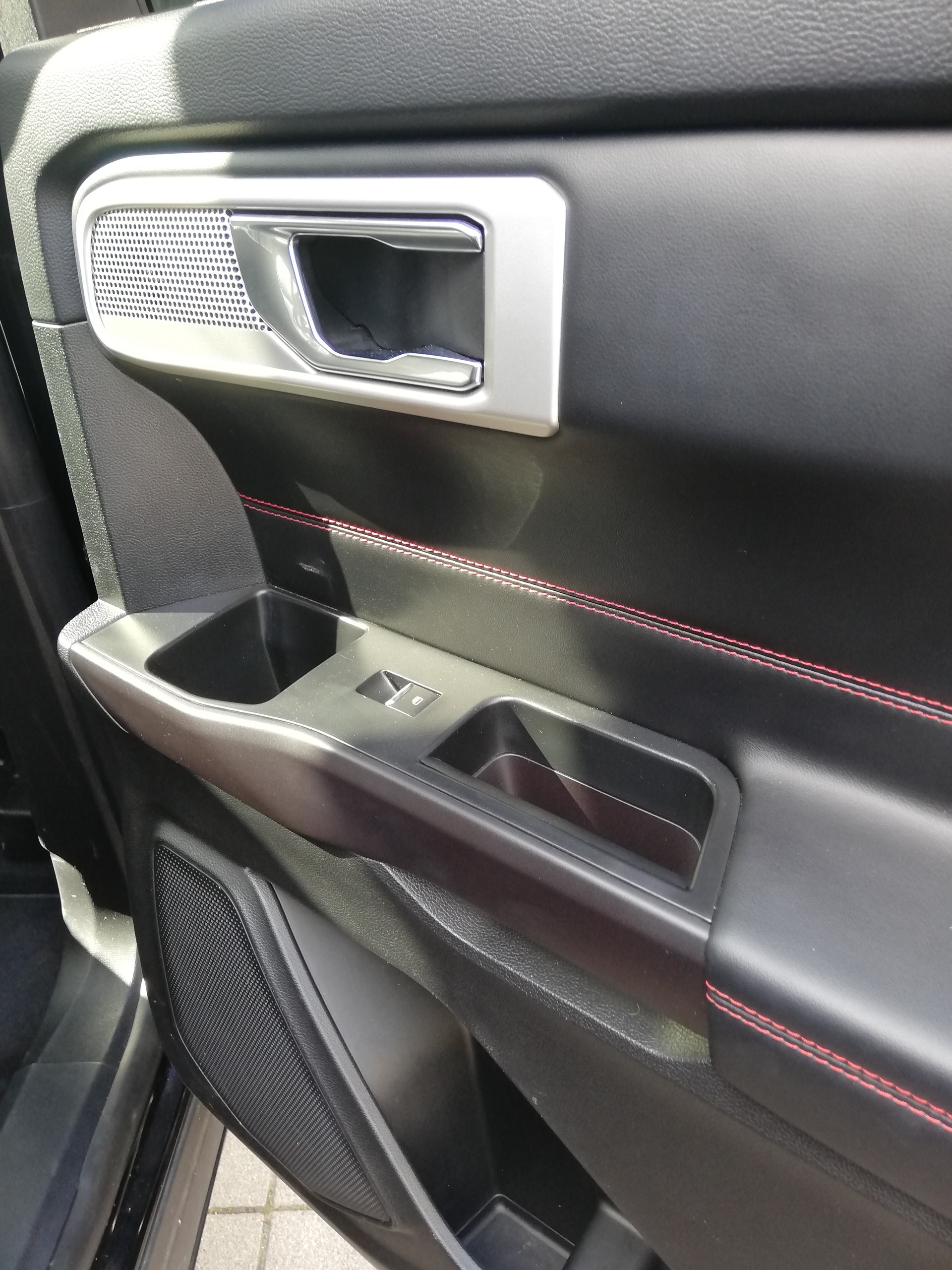 FORD Explorer (A) 3.0 V6 Plug-in Hybrid ST-Line-image-14