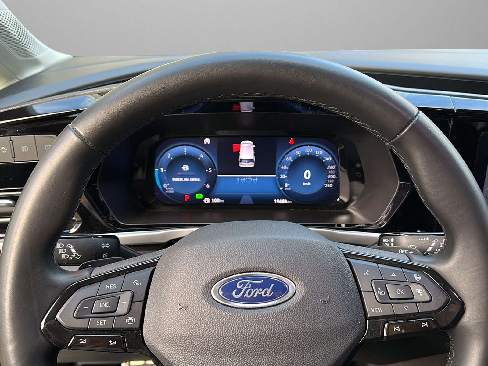 FORD Tourneo Connect 2.0 EcoBlue Titanium Automat-image-13