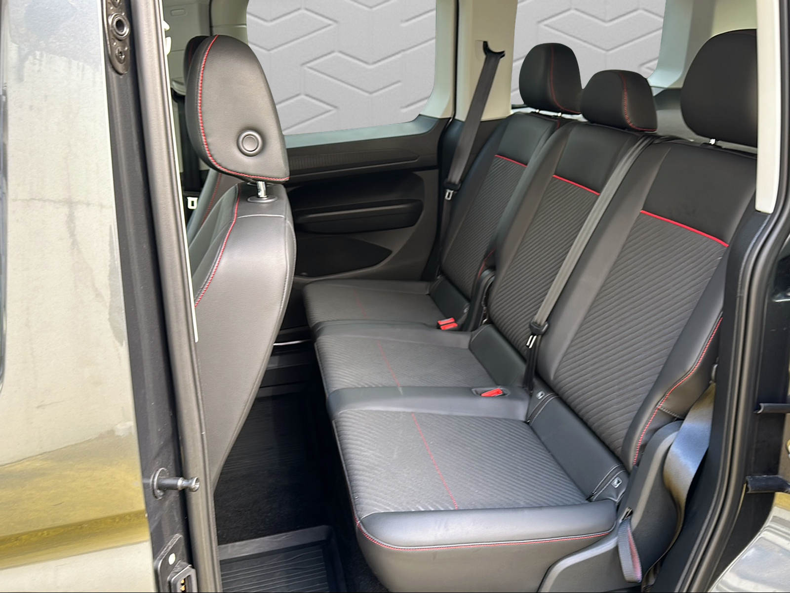 FORD Tourneo Connect 2.0 EcoBlue Titanium Automat-image-15