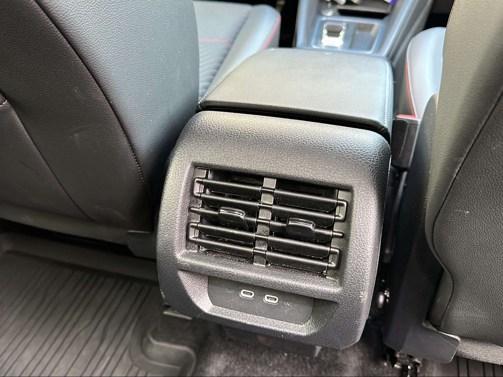 FORD Tourneo Connect 2.0 EcoBlue Titanium Automat-image-16
