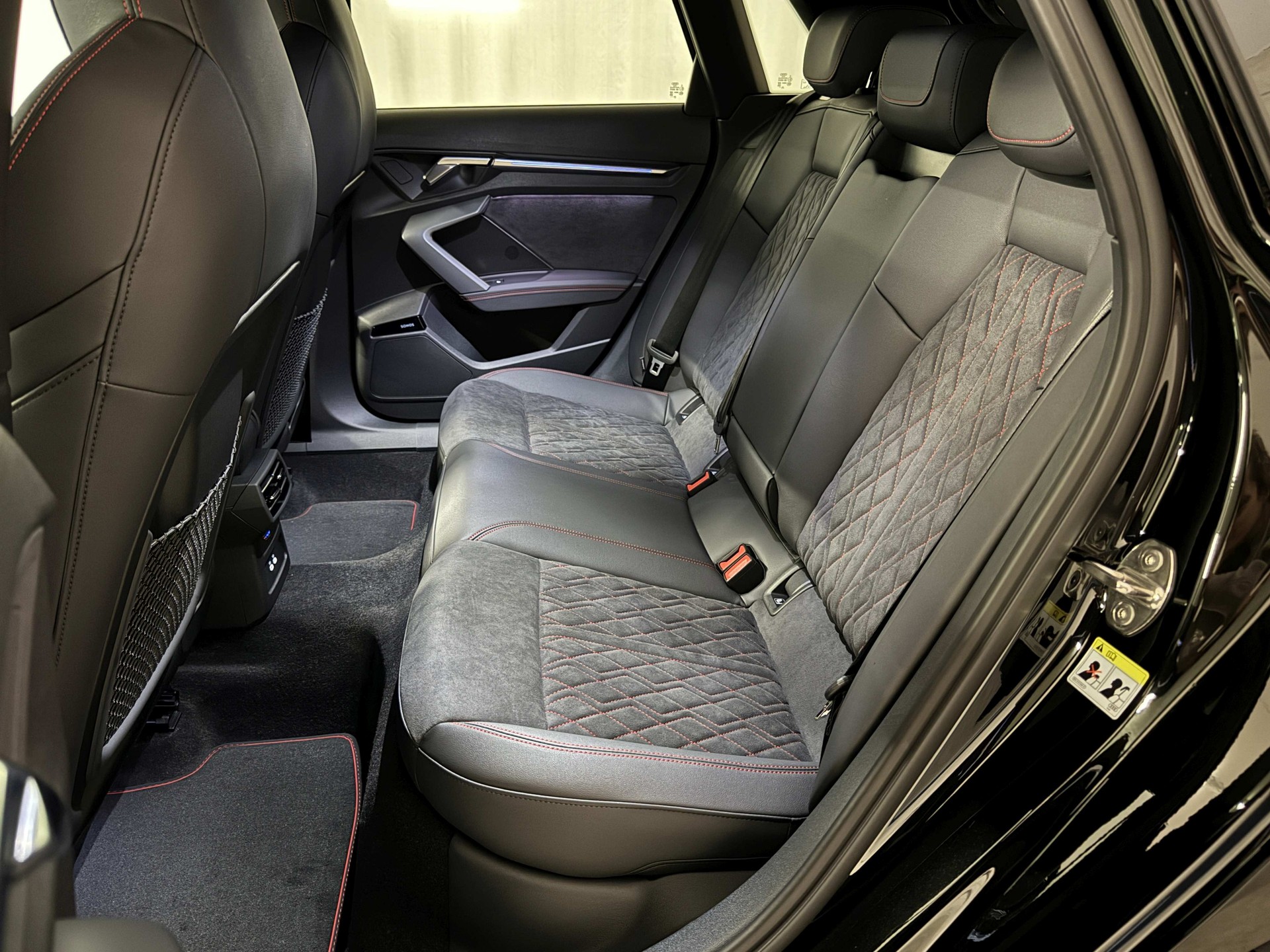 AUDI A3 Sportback TFSI e 200 kW S line Attraction S tronic-image-10