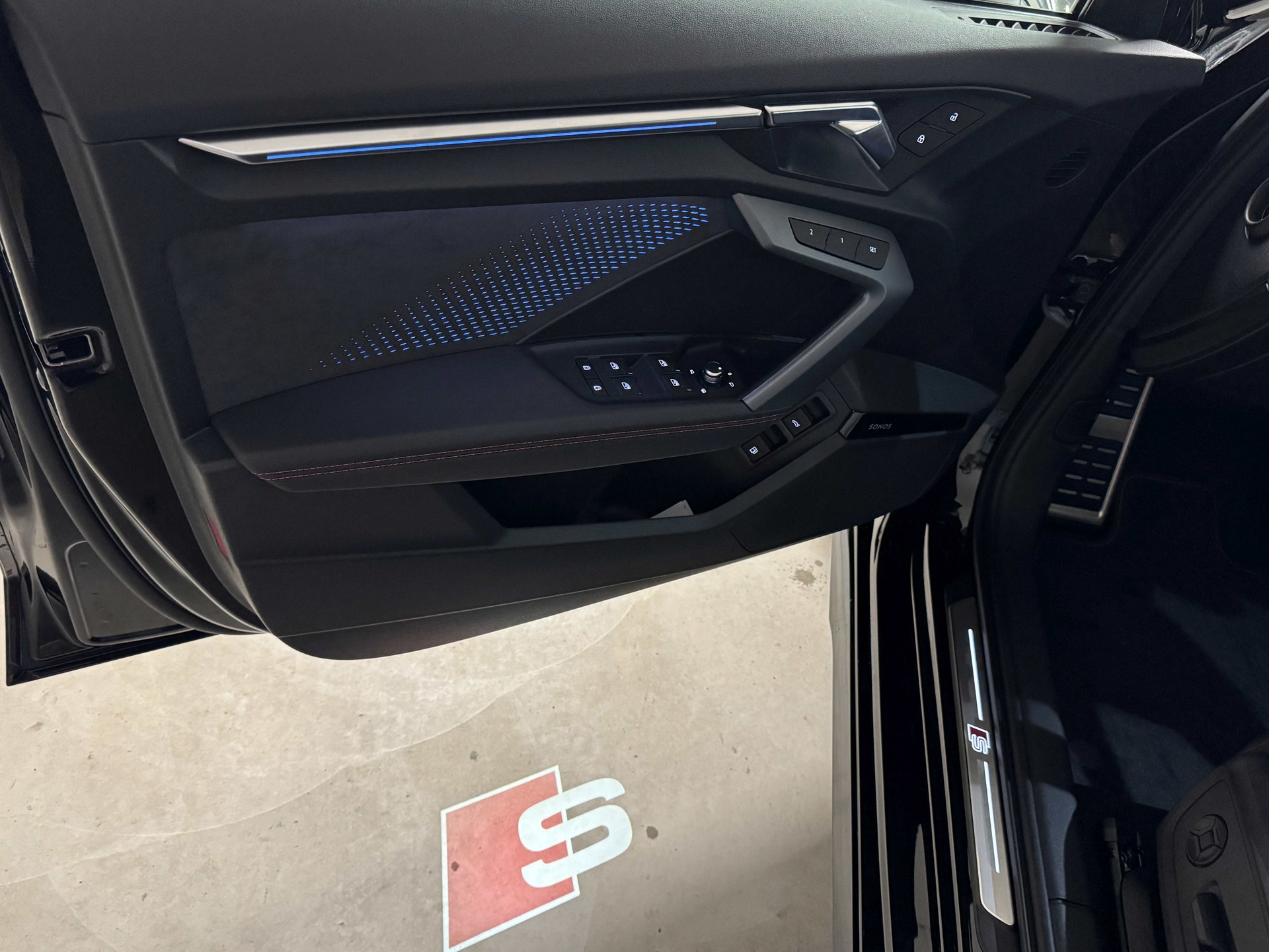 AUDI A3 Sportback TFSI e 200 kW S line Attraction S tronic-image-11