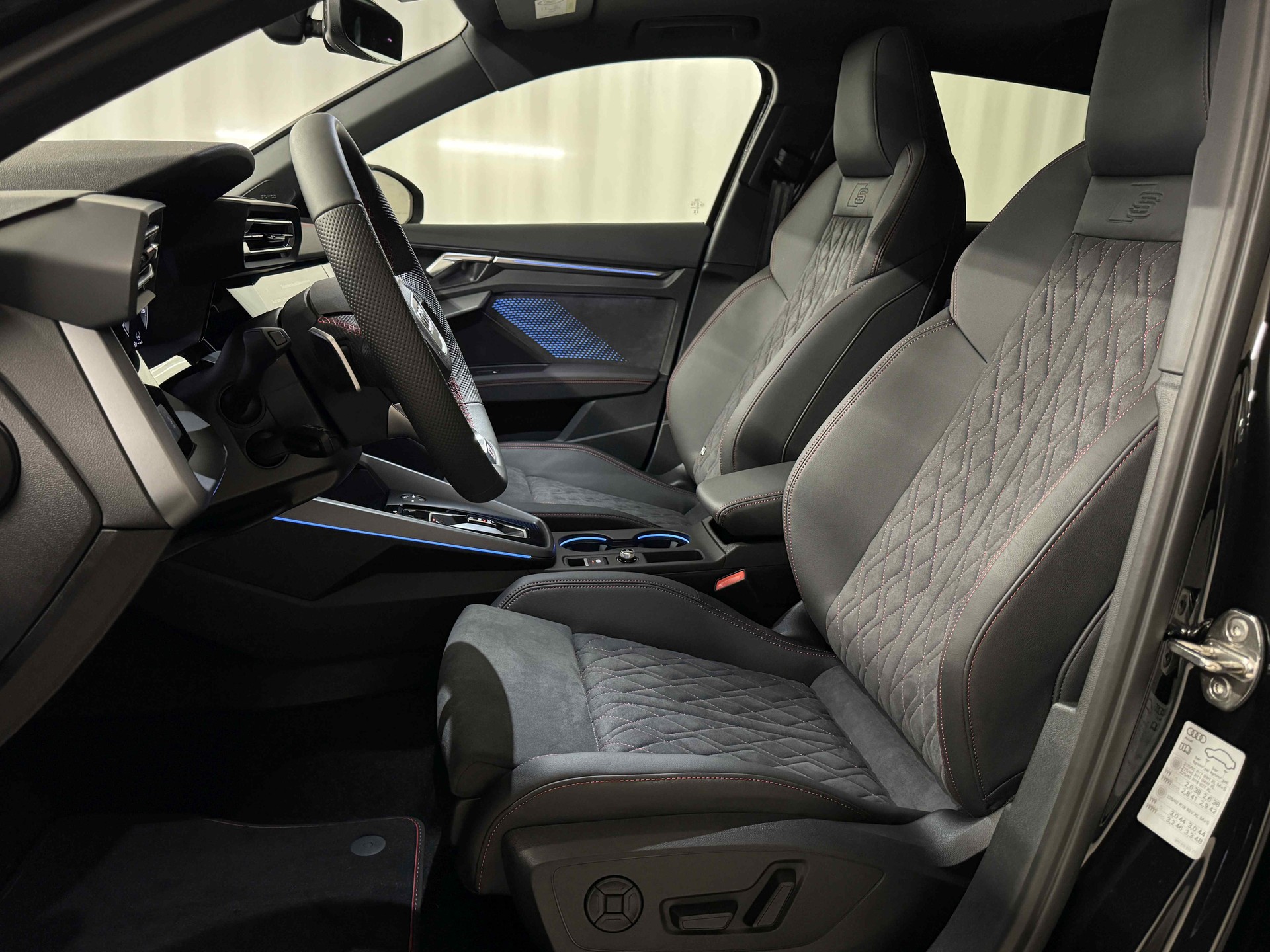 AUDI A3 Sportback TFSI e 200 kW S line Attraction S tronic-image-7