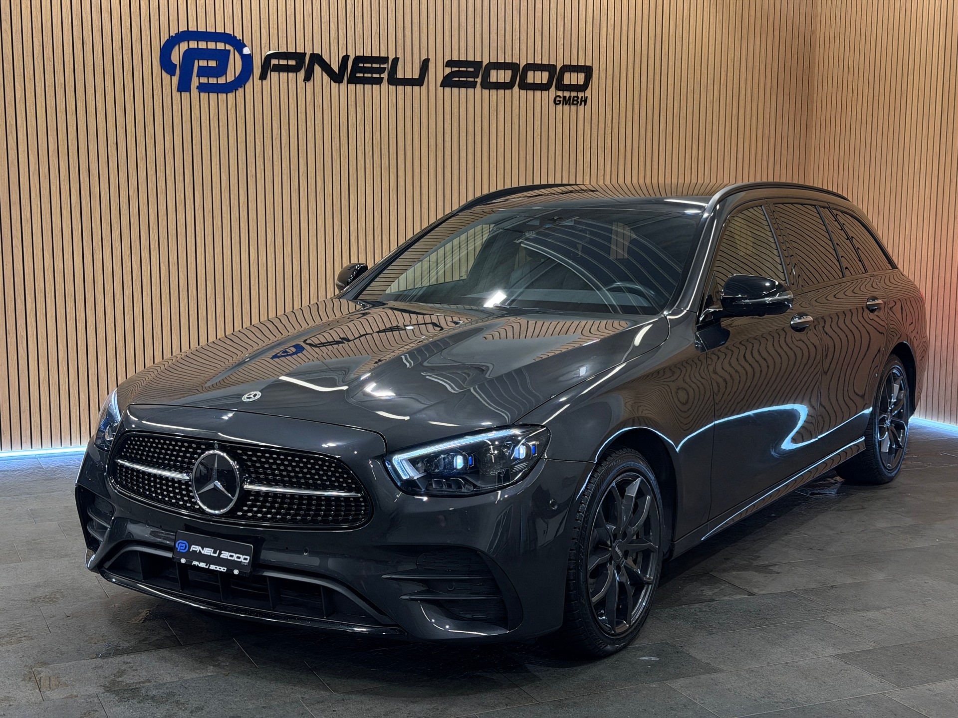 MERCEDES-BENZ E 300 d T 4Matic AMG Line 9G-Tronic-image-7