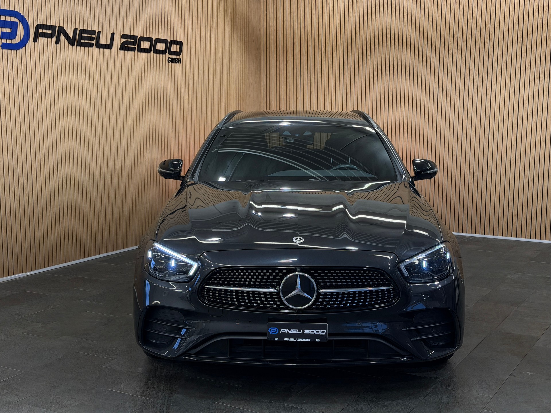 MERCEDES-BENZ E 300 d T 4Matic AMG Line 9G-Tronic-image-1