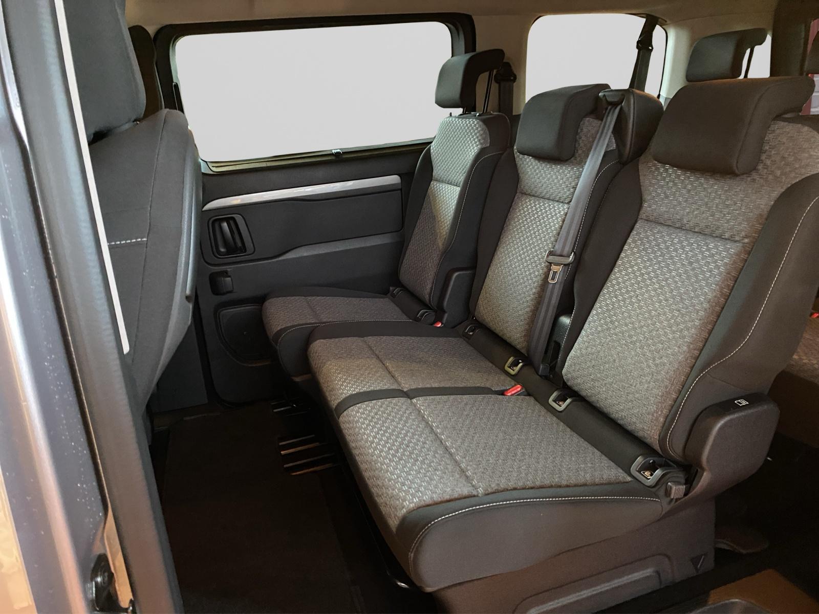 TOYOTA PROACE Verso L1 2.0 D Trend inkl. Gratisservice 4 Jahre / 60000 Km ab 1. IV + Winterkompletträder-image-8