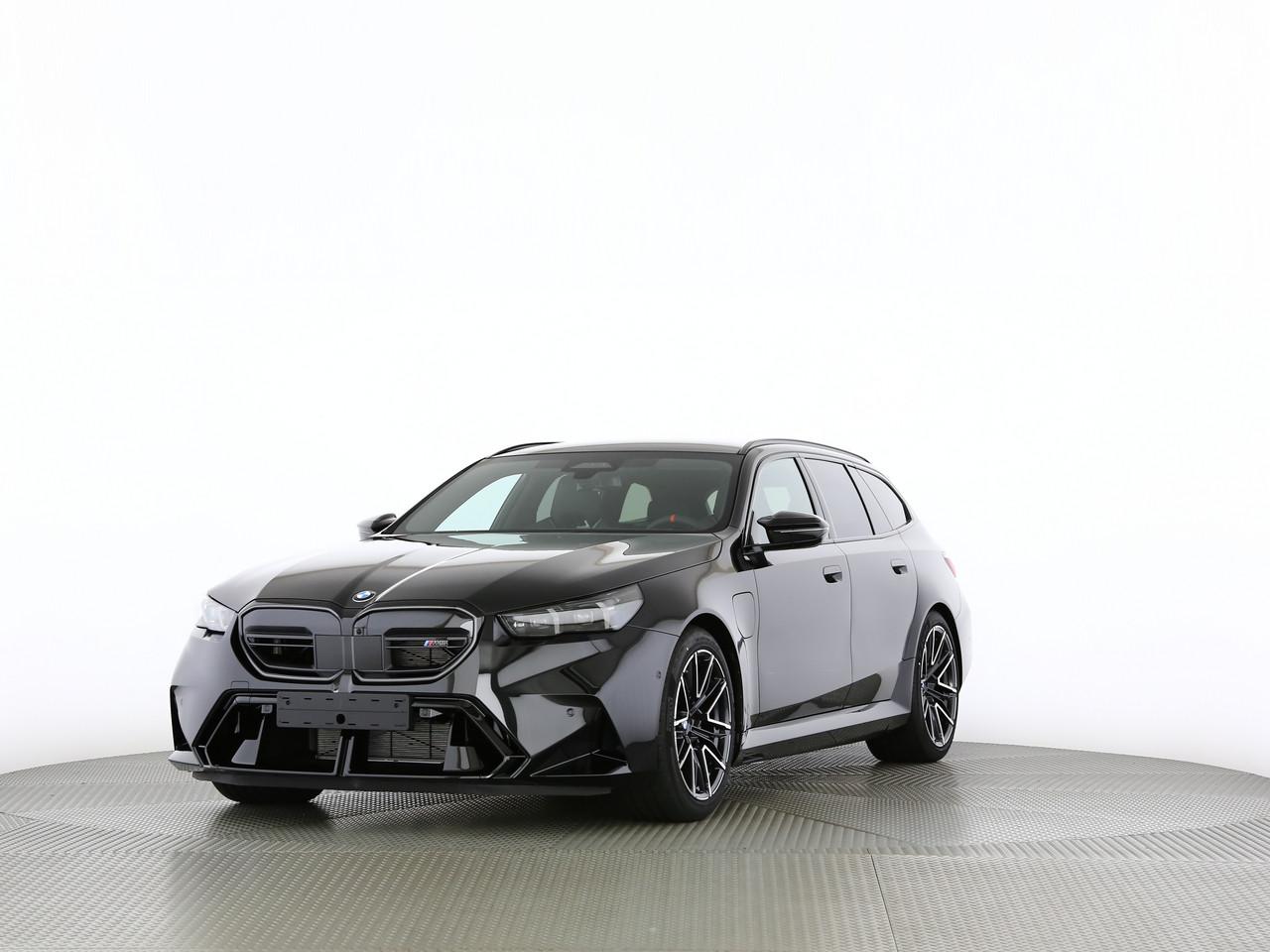 BMW M5 xDrive Touring-image-0