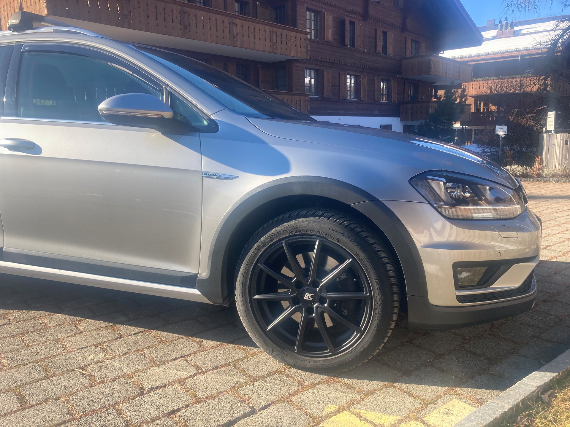 VW Golf Alltrack 4Motion DSG – ab MFK – 119’500 km – Anhängerkupplung – Rückfahrkamera – 8x Bereift-image-0