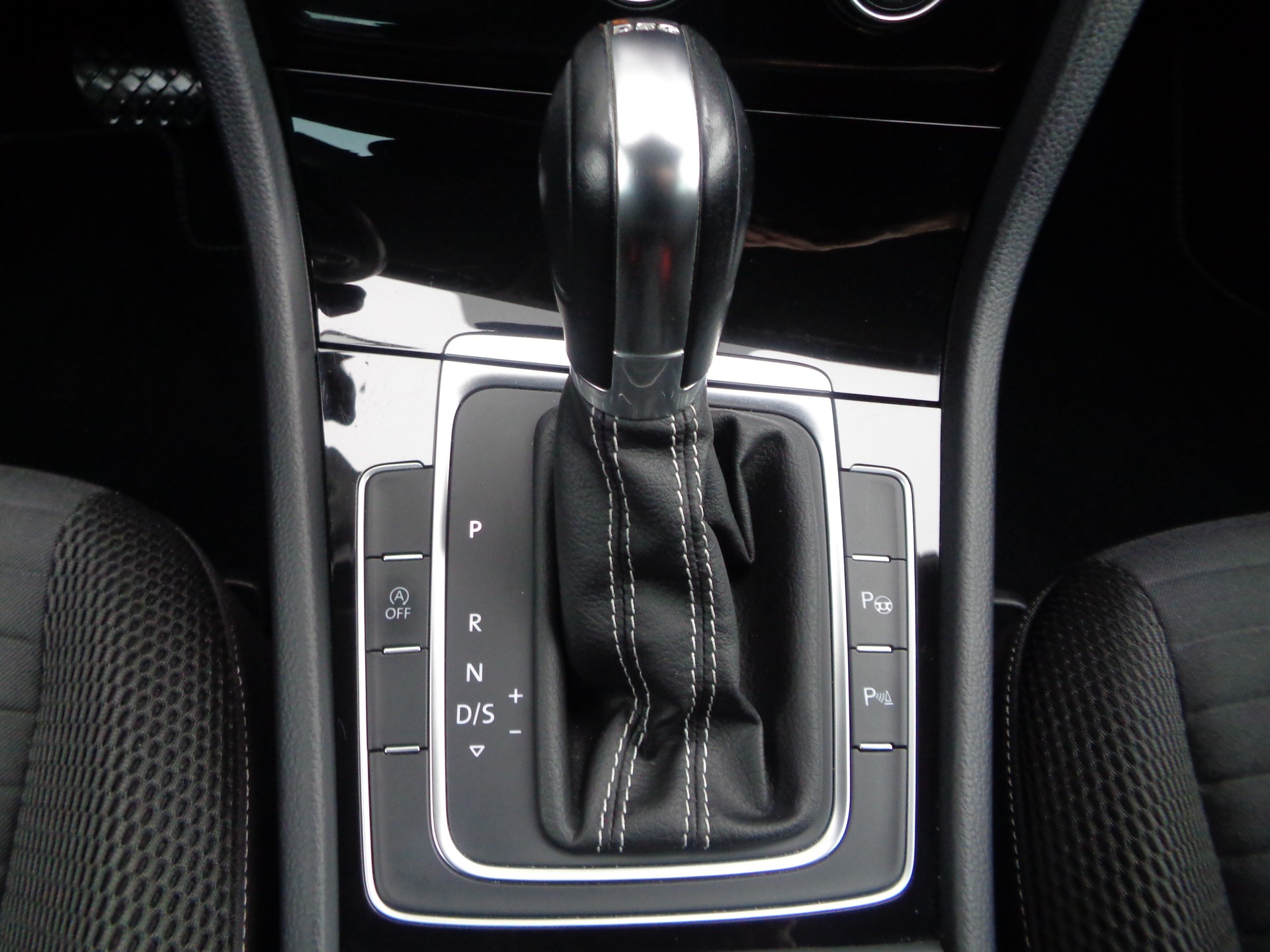 VW Golf Variant 1.4 TSI Cup DSG-image-13