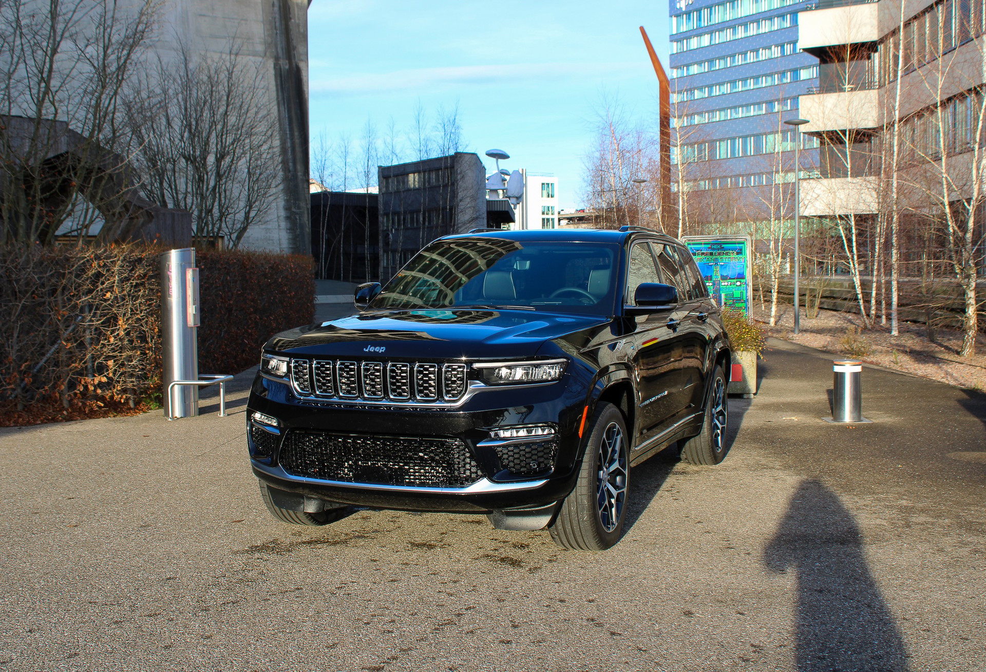 JEEP Grand Cherokee 2.0 Plug-in-Hybrid Summit Reserve 4xe-showroom-element-1