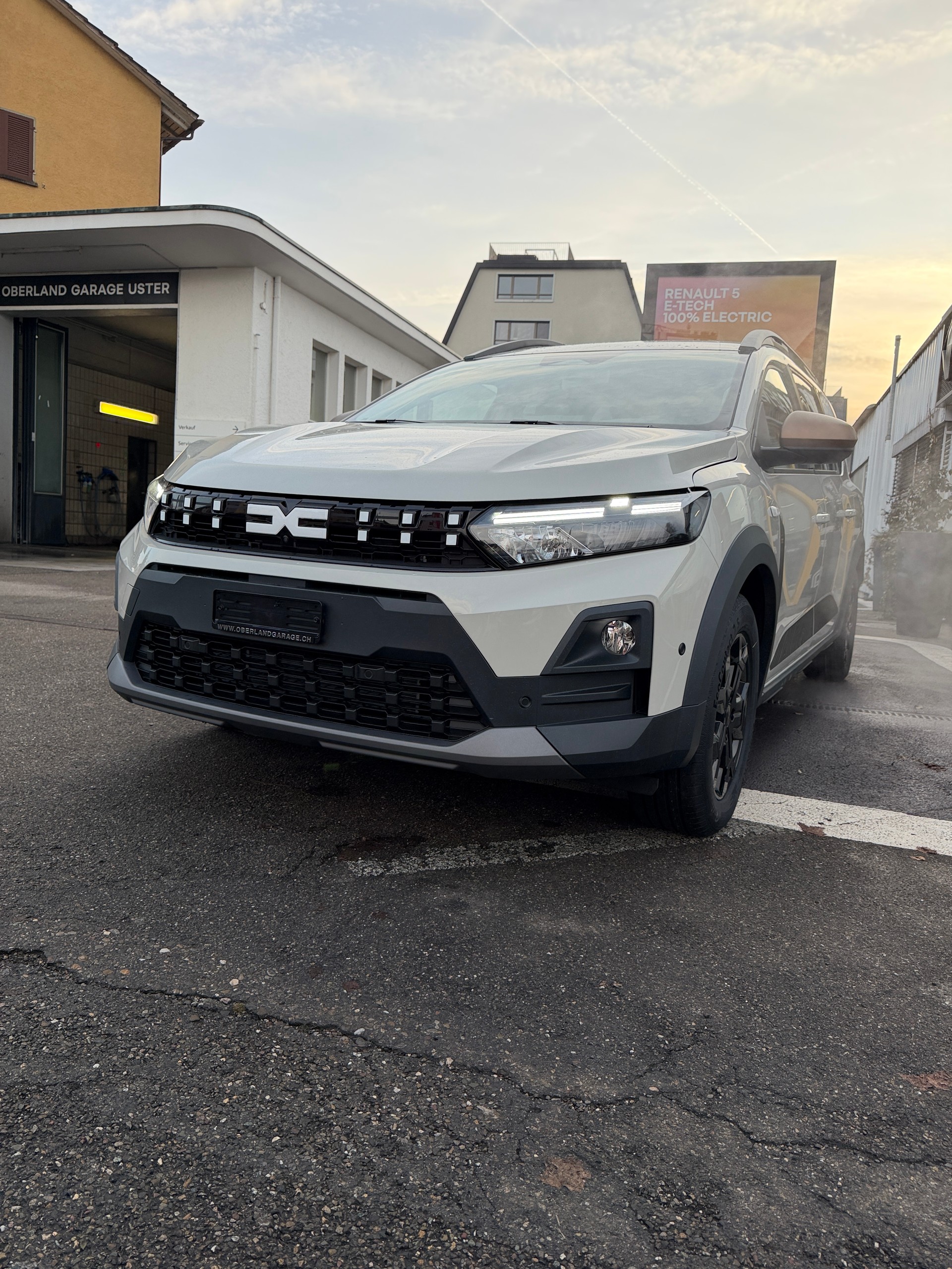 DACIA Jogger HEV 155 Extreme-image-2