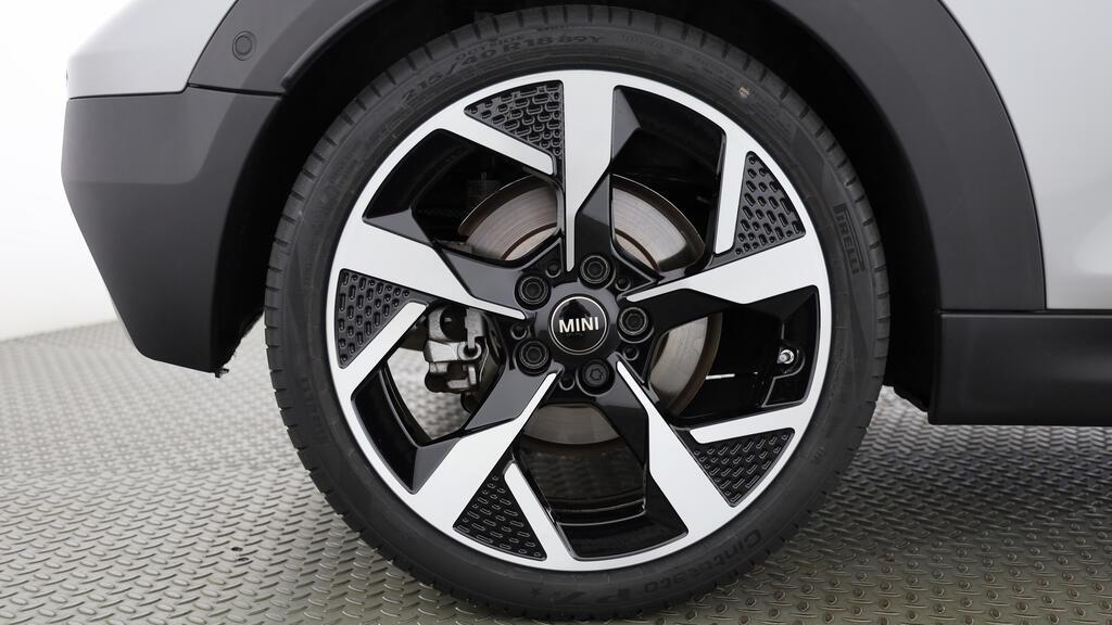 MINI Cooper S Cabrio-image-7