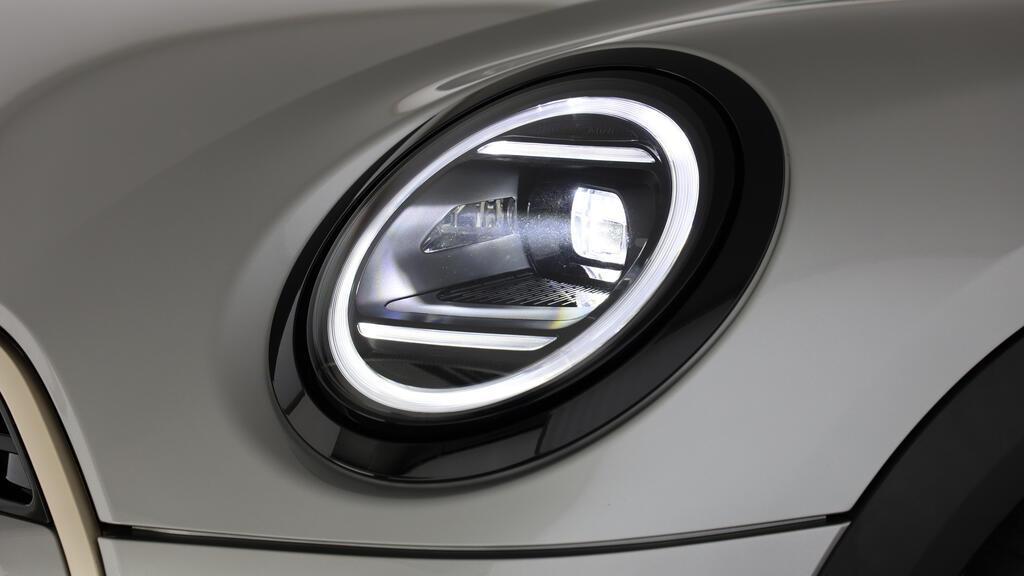MINI Cooper S Cabrio-image-14